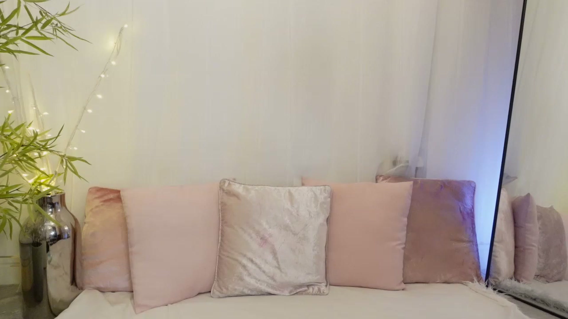 Gallery image thumbnail from Miss_ReinaT's myfreecams stream on, 08/14/2023, 13:34 image 11 of 20