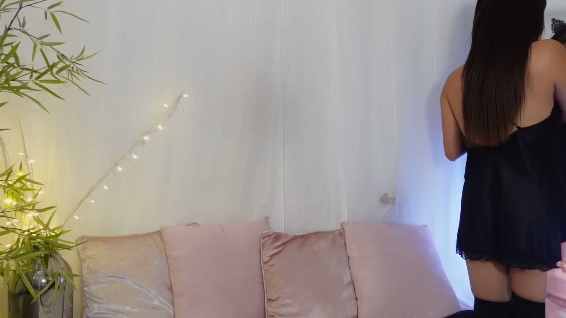 Gallery image thumbnail from Miss_ReinaT's myfreecams stream on, 09/29/2023, 14:26 image 9 of 20