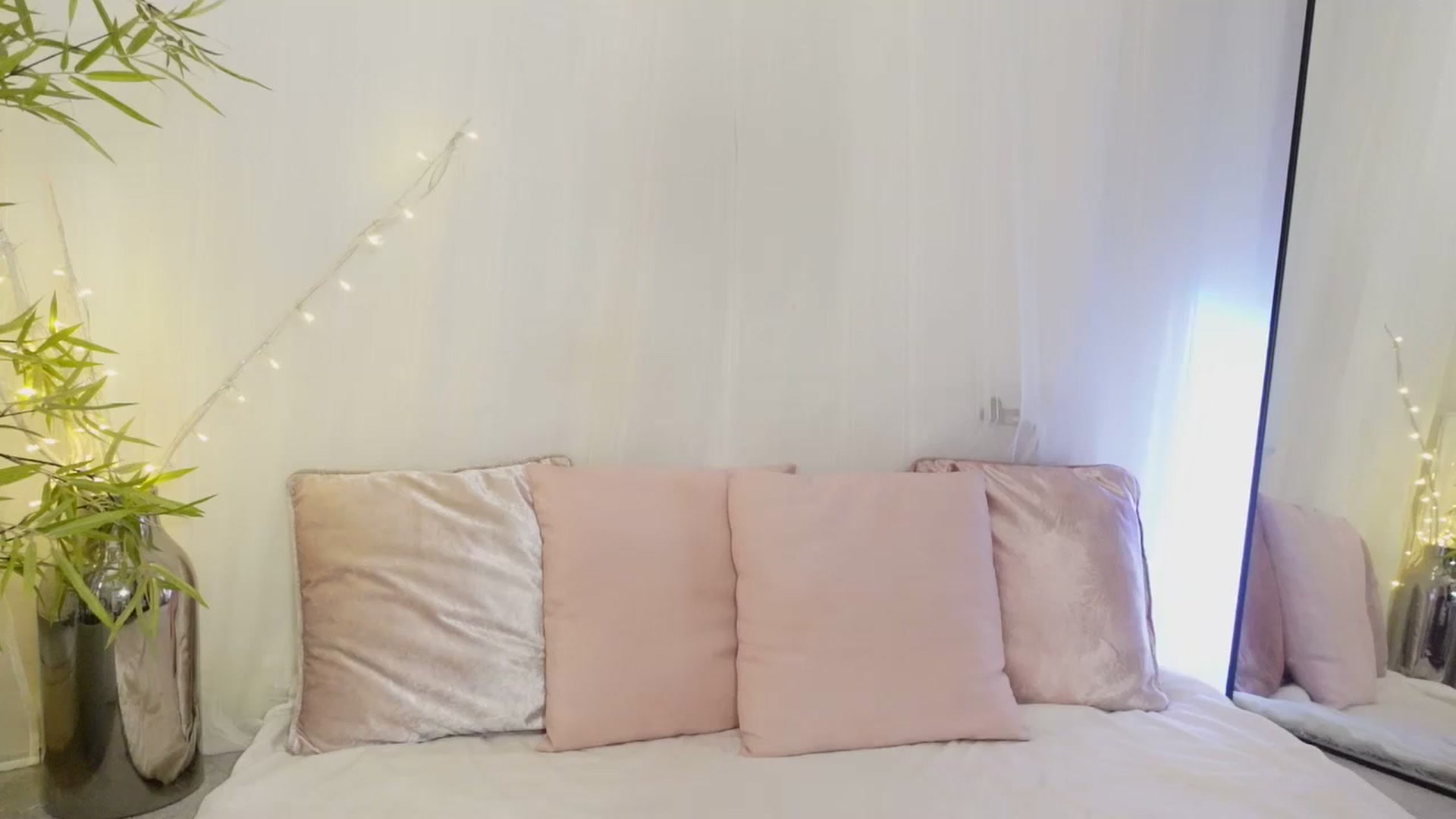 Gallery image thumbnail from Miss_ReinaT's myfreecams stream on, 10/05/2023, 14:46 image 15 of 20