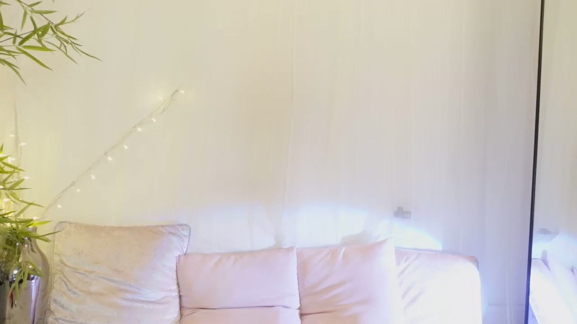 Gallery image thumbnail from Miss_ReinaT's myfreecams stream on, 10/21/2023, 19:20 image 6 of 20