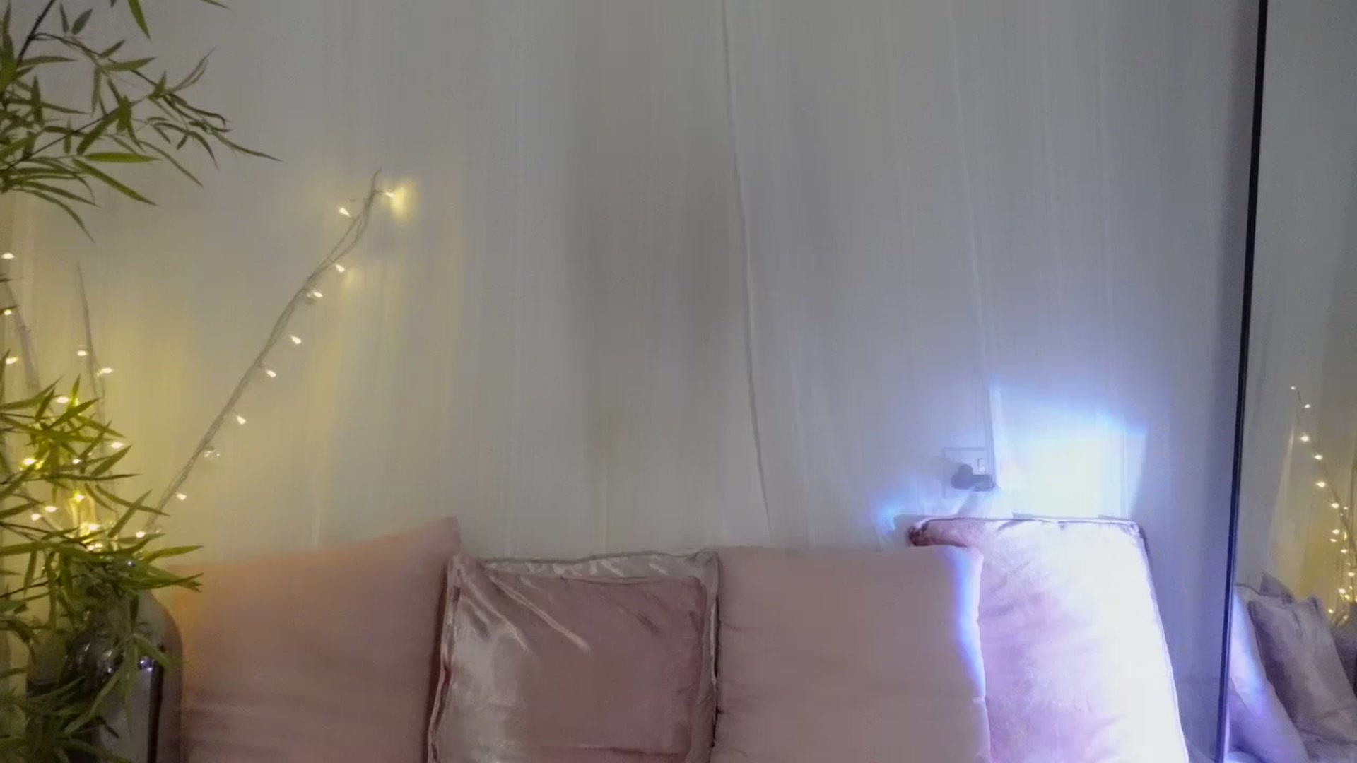 Gallery image thumbnail from Miss_ReinaT's myfreecams stream on, 10/30/2023, 15:07 image 13 of 20