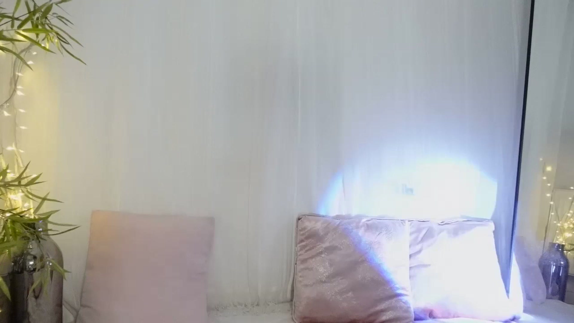 Gallery image thumbnail from Miss_ReinaT's myfreecams stream on, 11/01/2023, 15:15 image 20 of 20