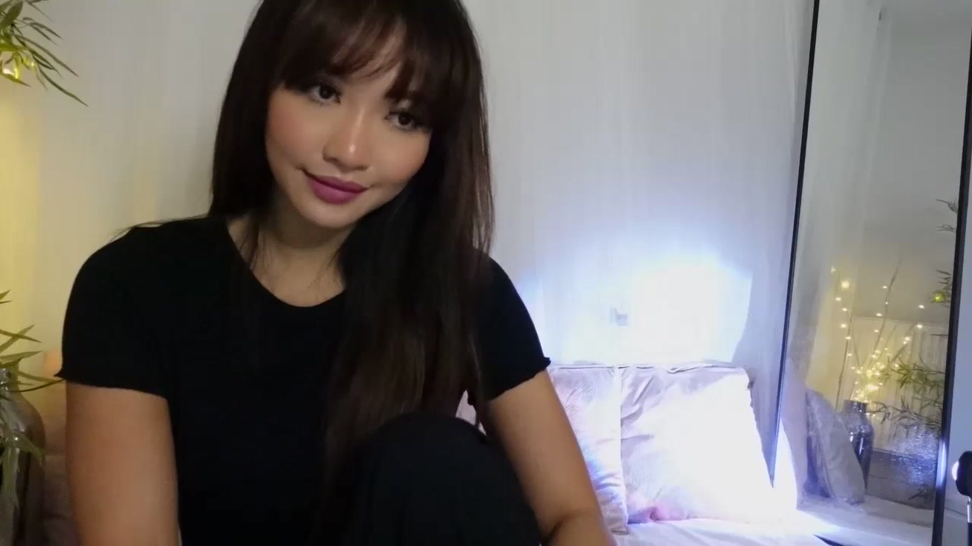 Gallery image thumbnail from Miss_ReinaT's myfreecams stream on, 11/01/2023, 15:45 image 17 of 20