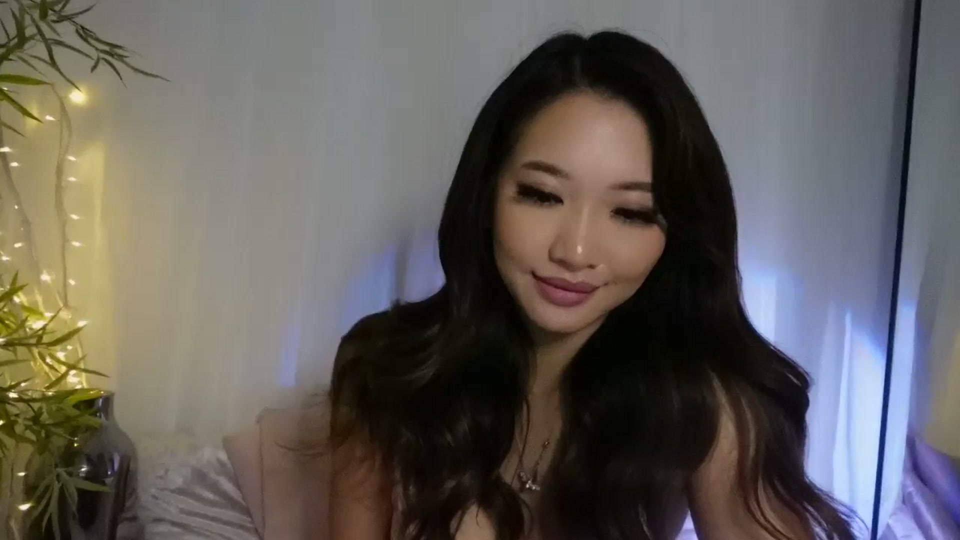 Gallery image thumbnail from Miss_ReinaT's myfreecams stream on, 11/30/2023, 17:48 image 3 of 20