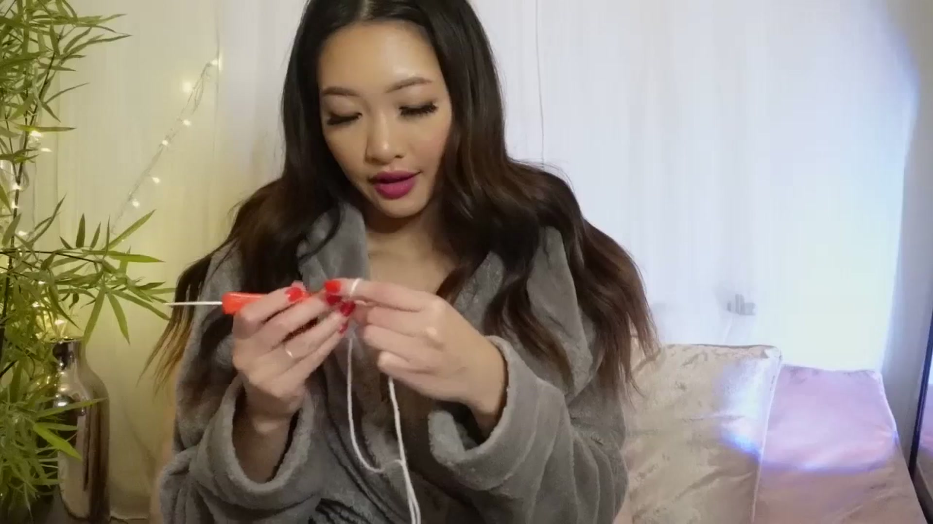 Gallery image thumbnail from Miss_ReinaT's myfreecams stream on, 12/14/2023, 19:38 image 8 of 20