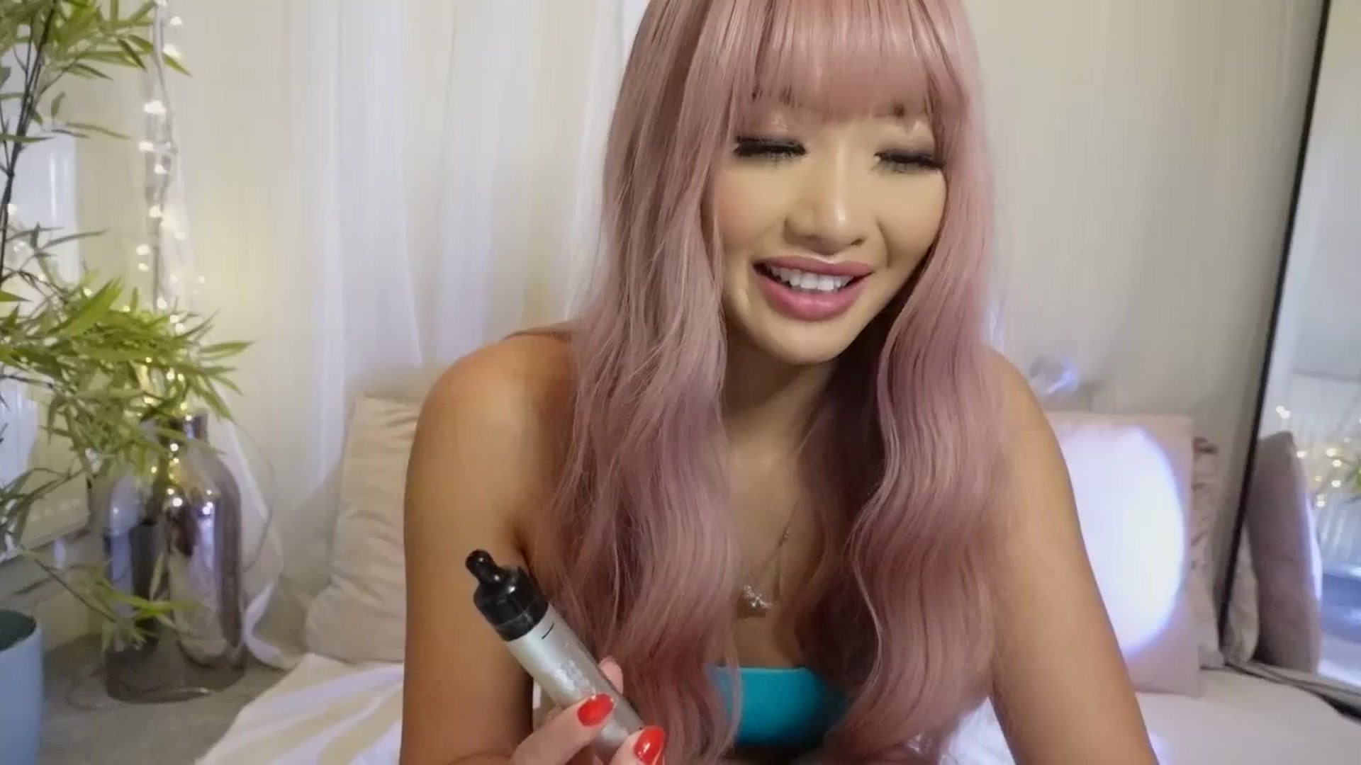 Gallery image thumbnail from Miss_ReinaT's myfreecams stream on, 12/21/2023, 18:28 image 6 of 20