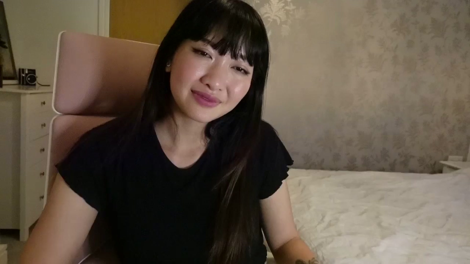 Gallery image thumbnail from Miss_ReinaT's myfreecams stream on, 08/27/2024, 19:23 image 16 of 20