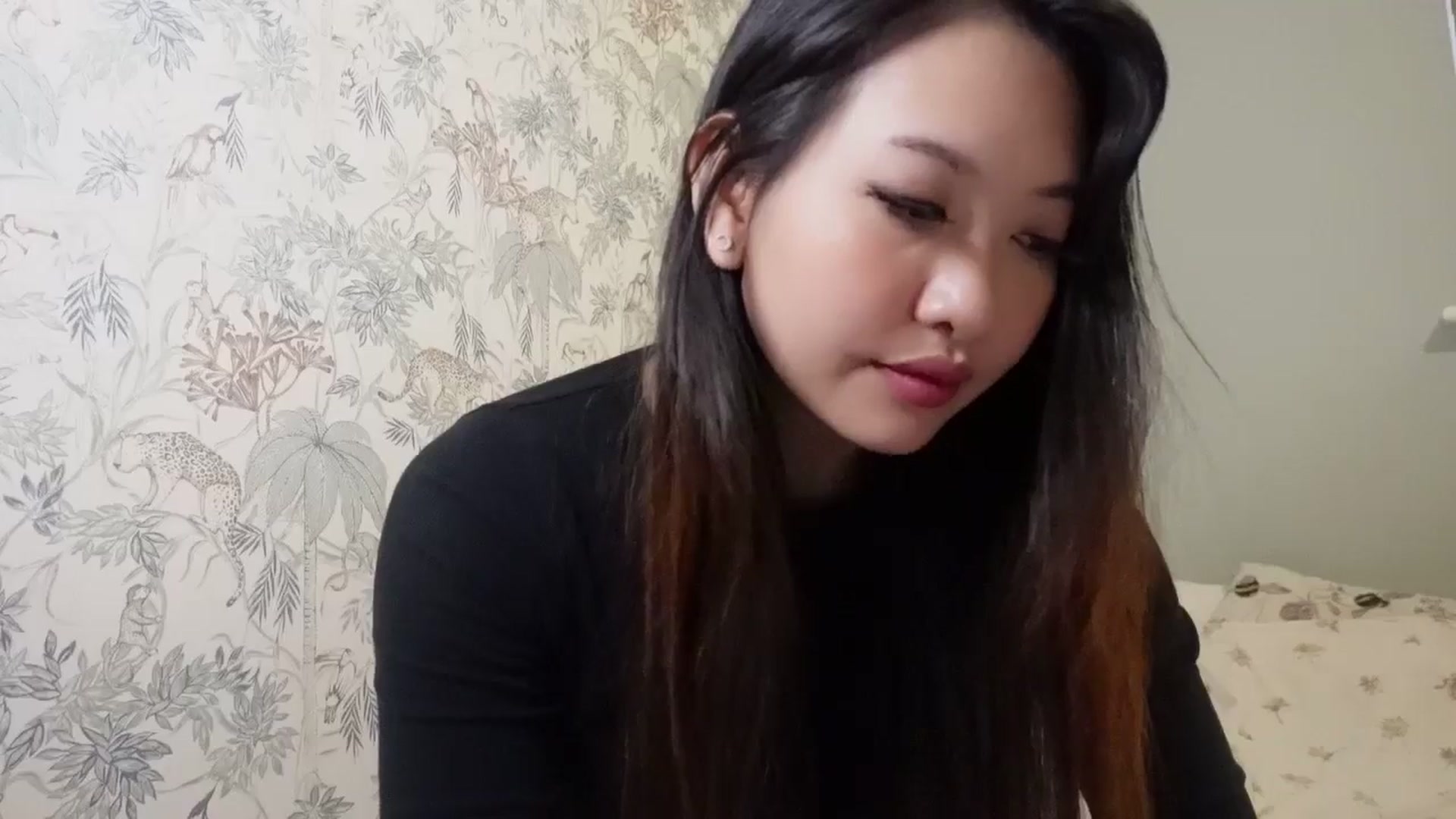 Gallery image thumbnail from Miss_ReinaT's myfreecams stream on, 12/11/2024, 13:42 image 9 of 20