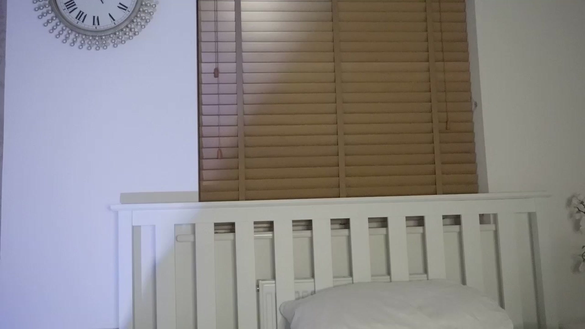Gallery image thumbnail from Miss_ReinaT's myfreecams stream on, 12/24/2024, 20:20 image 15 of 20