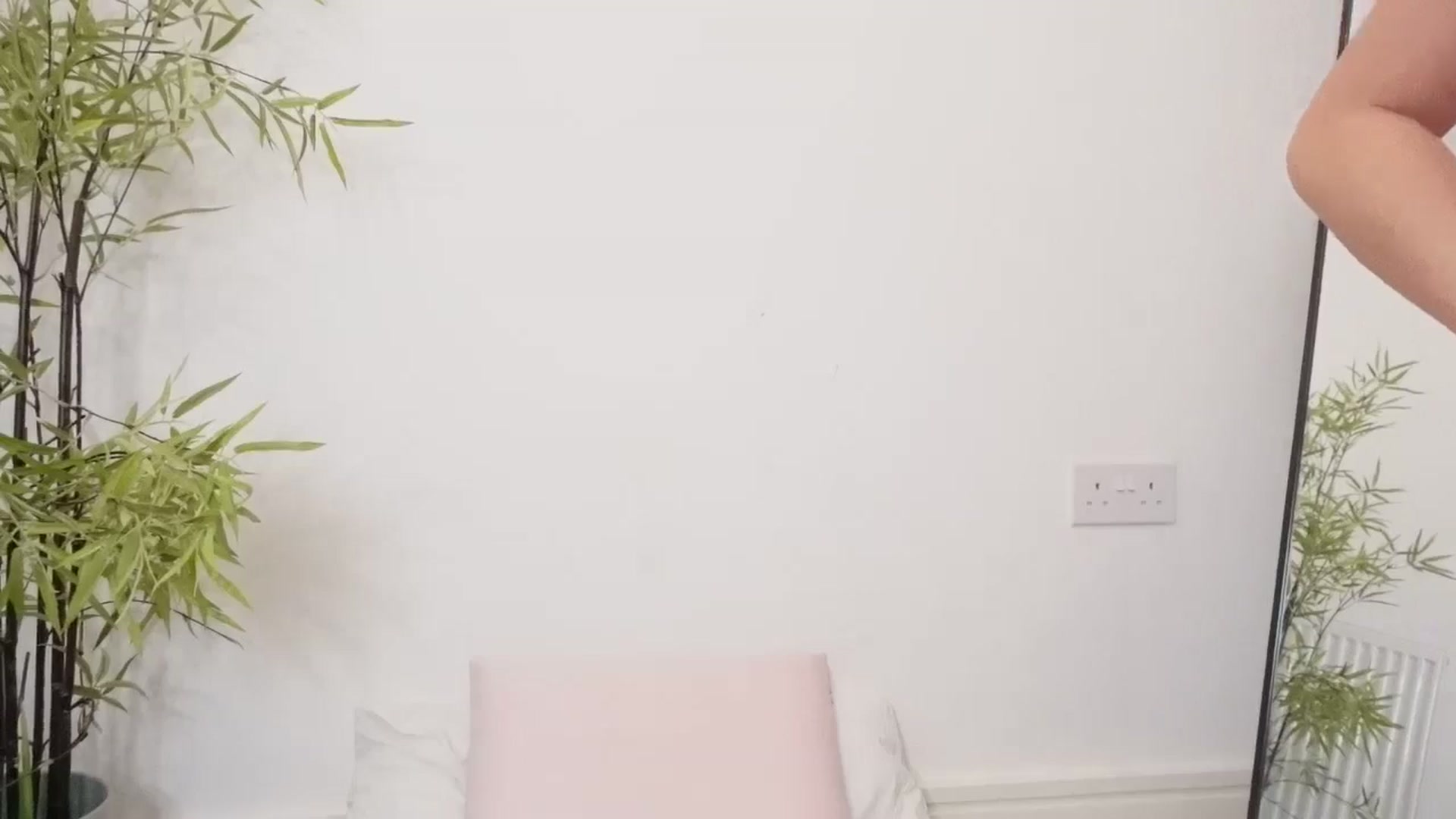 Gallery image thumbnail from Miss_ReinaT's myfreecams stream on, 01/14/2025, 12:59 image 3 of 20