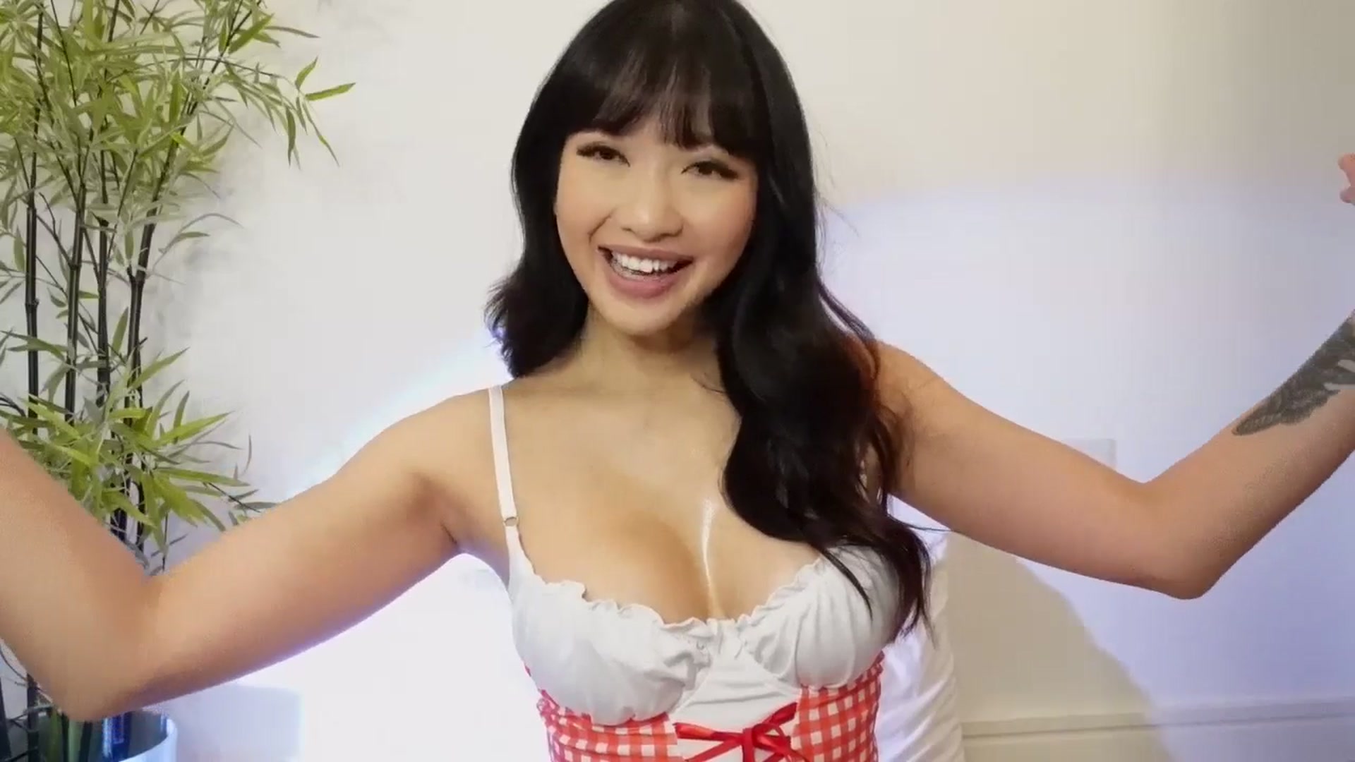 Gallery image thumbnail from Miss_ReinaT's myfreecams stream on, 01/27/2025, 12:55 image 2 of 20