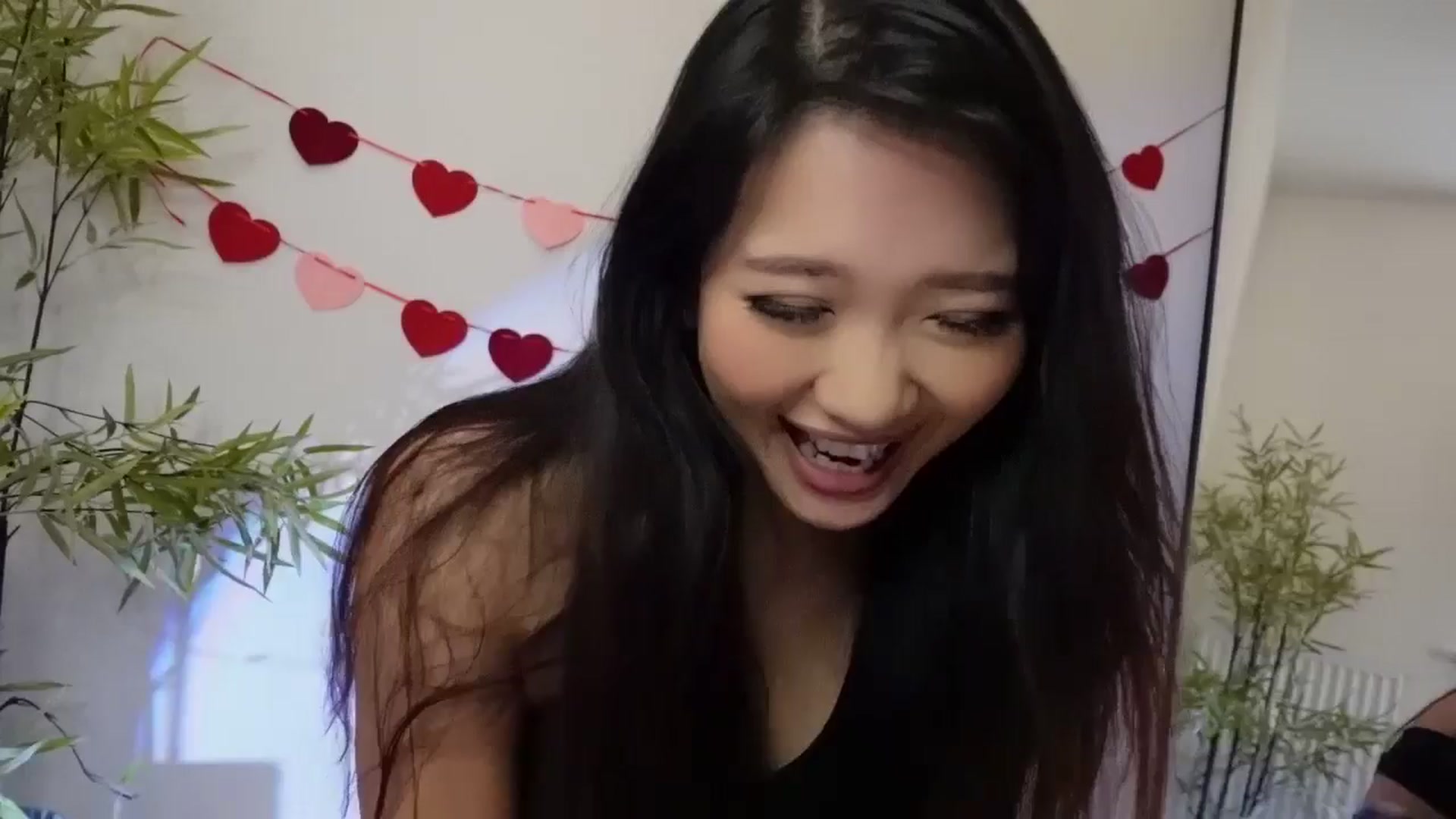 Gallery image thumbnail from Miss_ReinaT's myfreecams stream on, 02/06/2025, 13:00 image 17 of 20