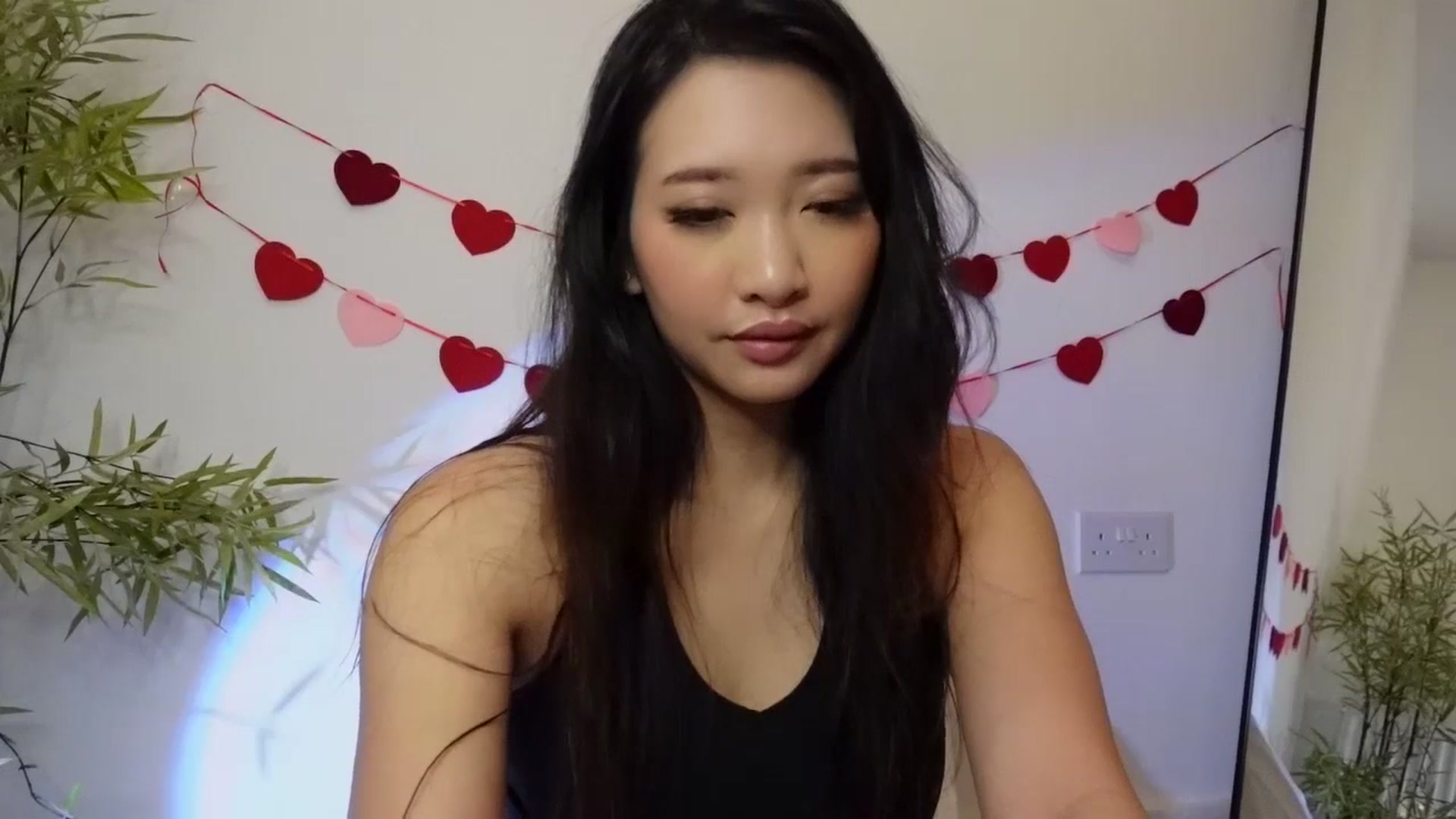 Gallery image thumbnail from Miss_ReinaT's myfreecams stream on, 02/06/2025, 13:00 image 7 of 20