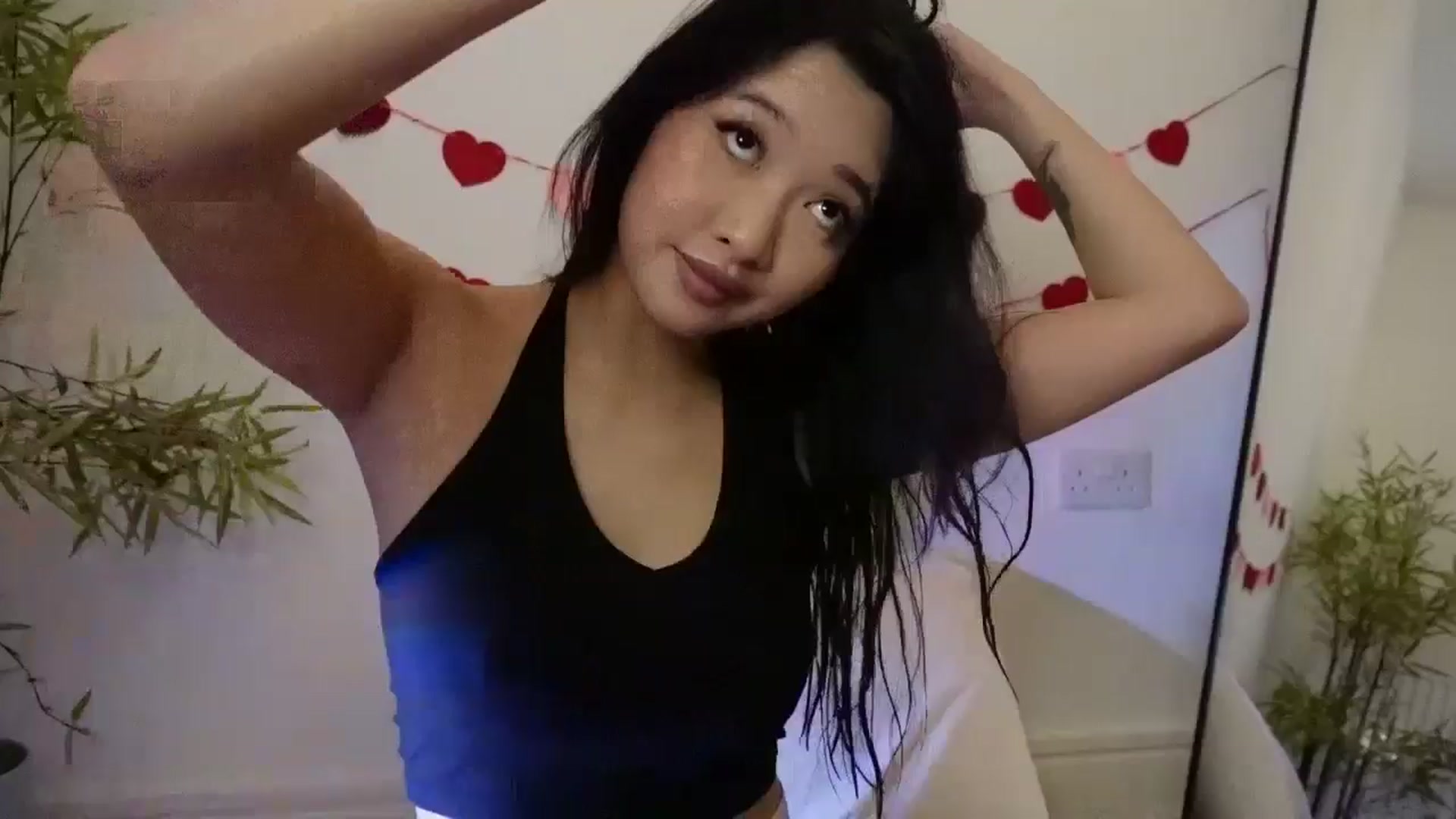 Gallery image thumbnail from Miss_ReinaT's myfreecams stream on, 02/06/2025, 13:00 image 1 of 20