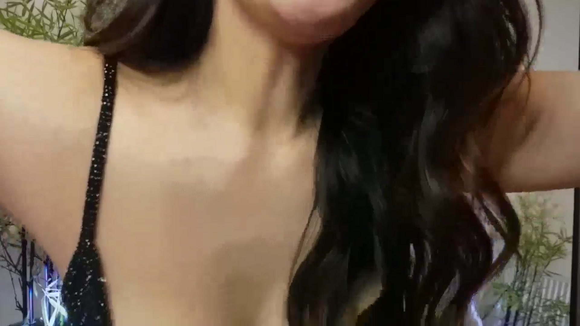 Gallery image thumbnail from Miss_ReinaT's myfreecams stream on, 02/07/2025, 12:45 image 16 of 20