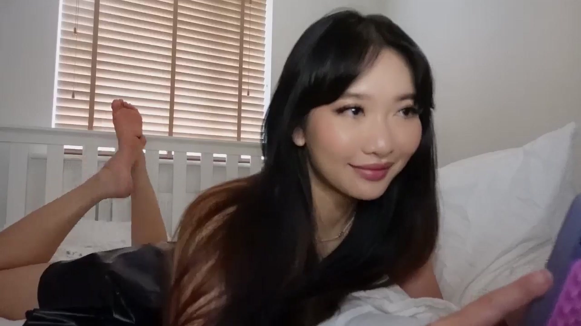 Gallery image thumbnail from Miss_ReinaT's myfreecams stream on, 03/11/2025, 12:54 image 9 of 20