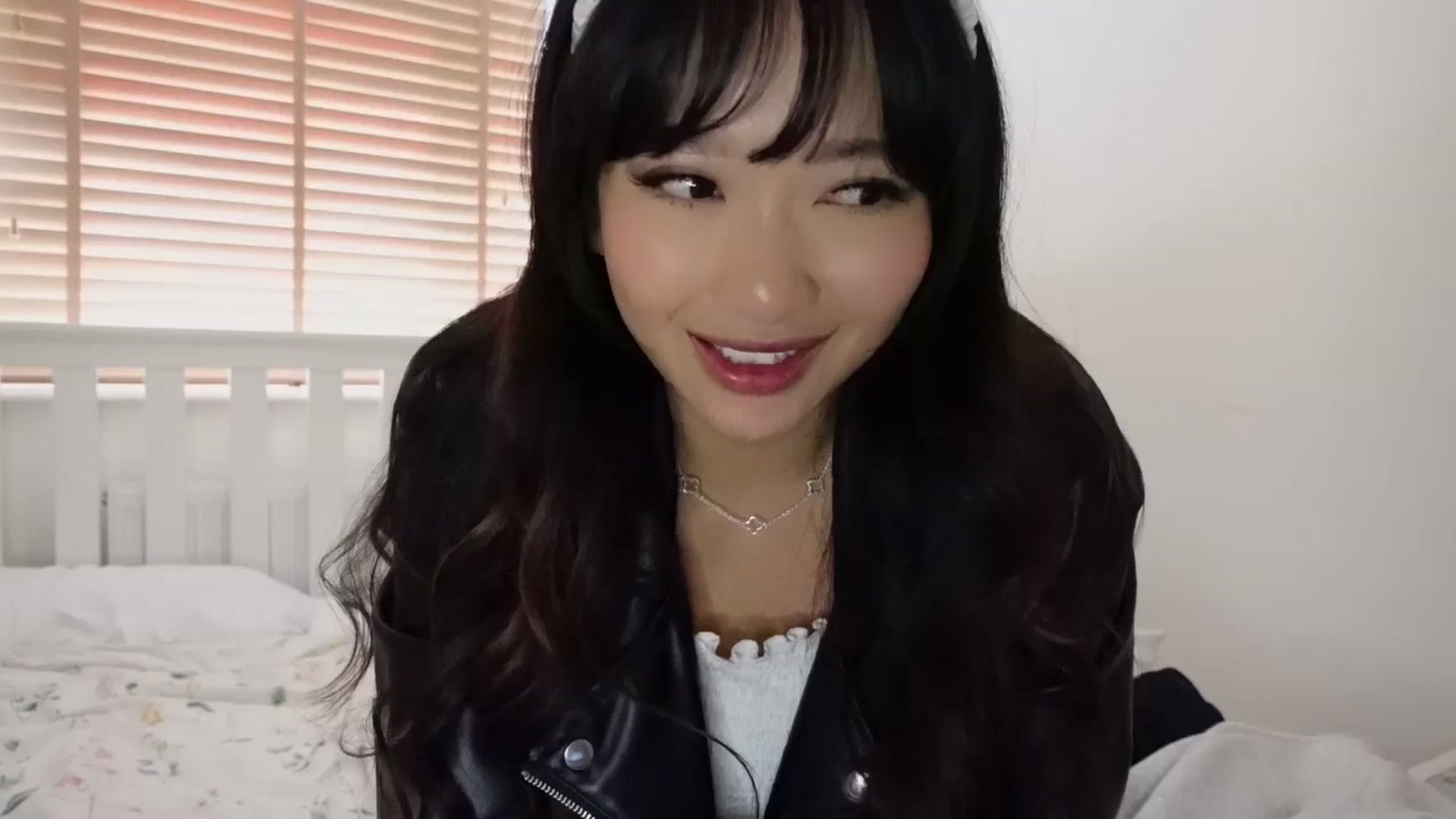 Gallery image thumbnail from Miss_ReinaT's myfreecams stream on, 03/14/2025, 14:10 image 19 of 20