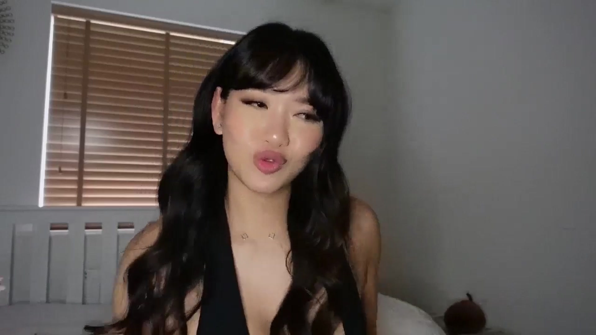 Gallery image thumbnail from Miss_ReinaT's myfreecams stream on, 03/17/2025, 14:04 image 3 of 20