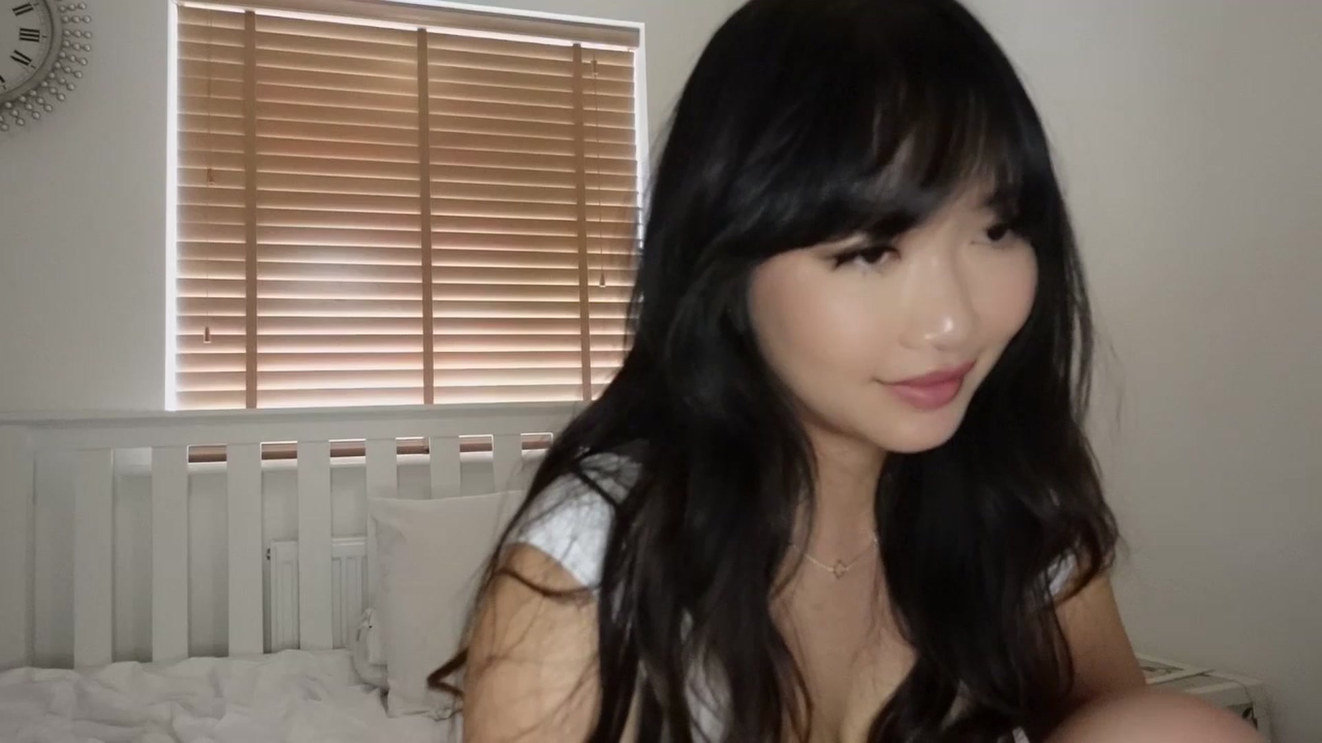 Gallery image thumbnail from Miss_ReinaT's myfreecams stream on, 03/25/2025, 12:17 image 14 of 20