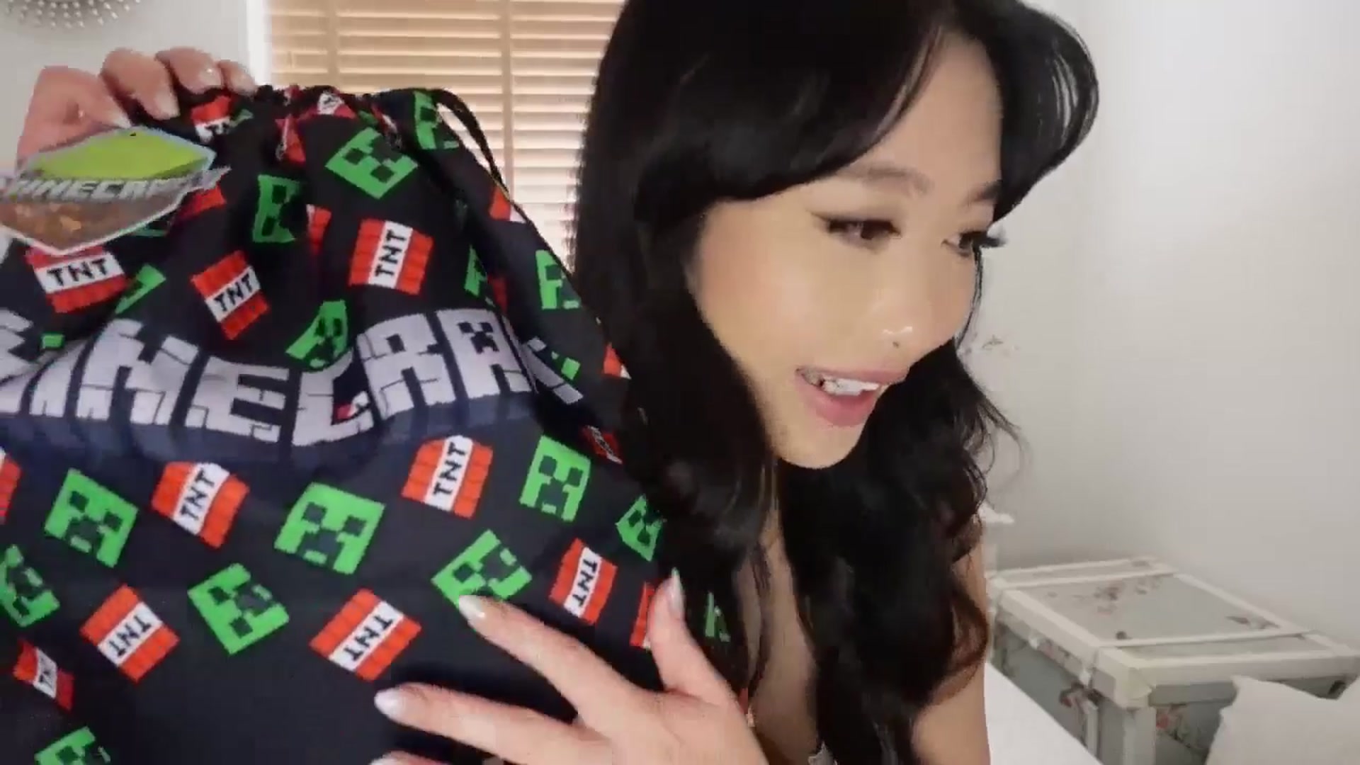 Gallery image thumbnail from Miss_ReinaT's myfreecams stream on, 03/28/2025, 13:23 image 11 of 20