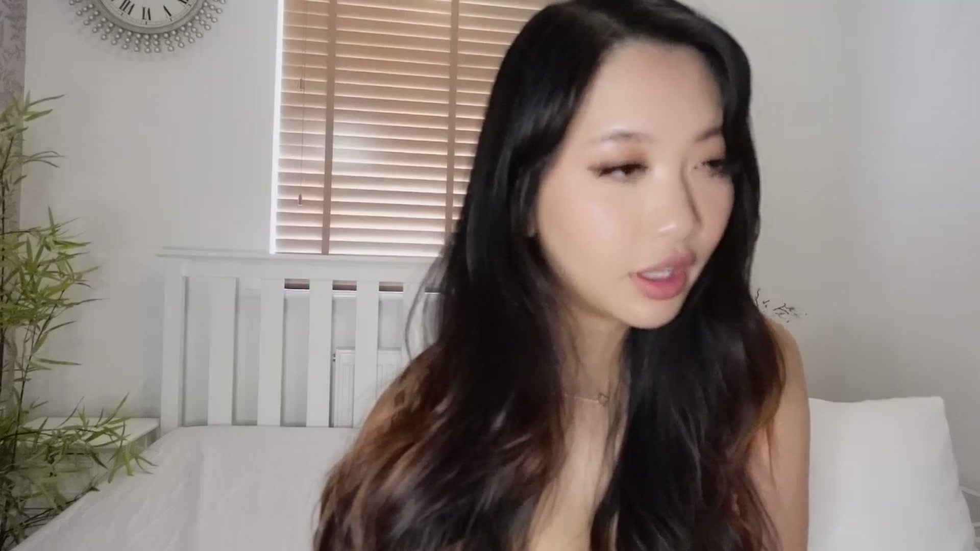 Gallery image thumbnail from Miss_ReinaT's myfreecams stream on, 04/02/2025, 11:55 image 18 of 20