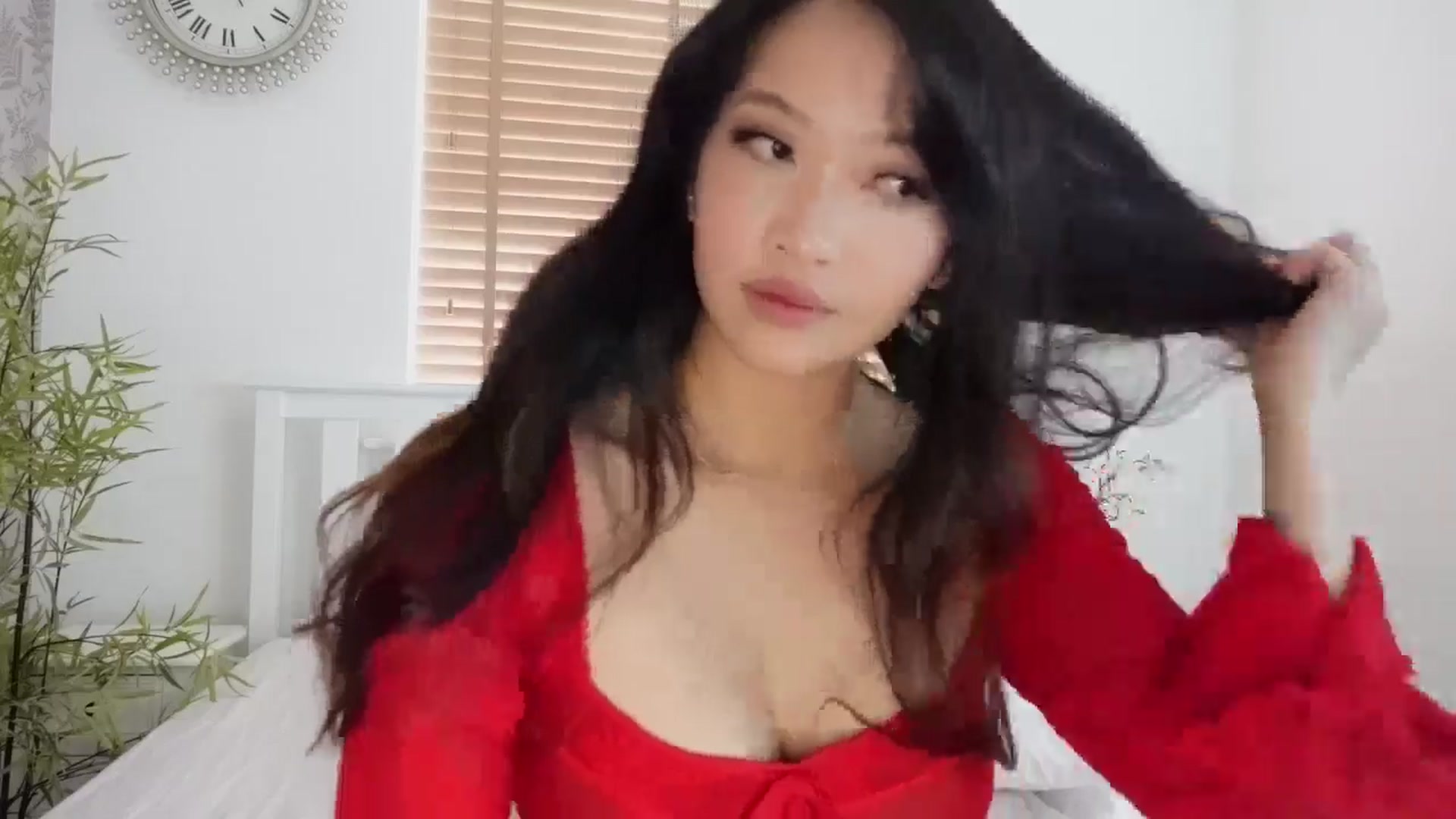 Gallery image thumbnail from Miss_ReinaT's myfreecams stream on, 04/04/2025, 12:18 image 6 of 20