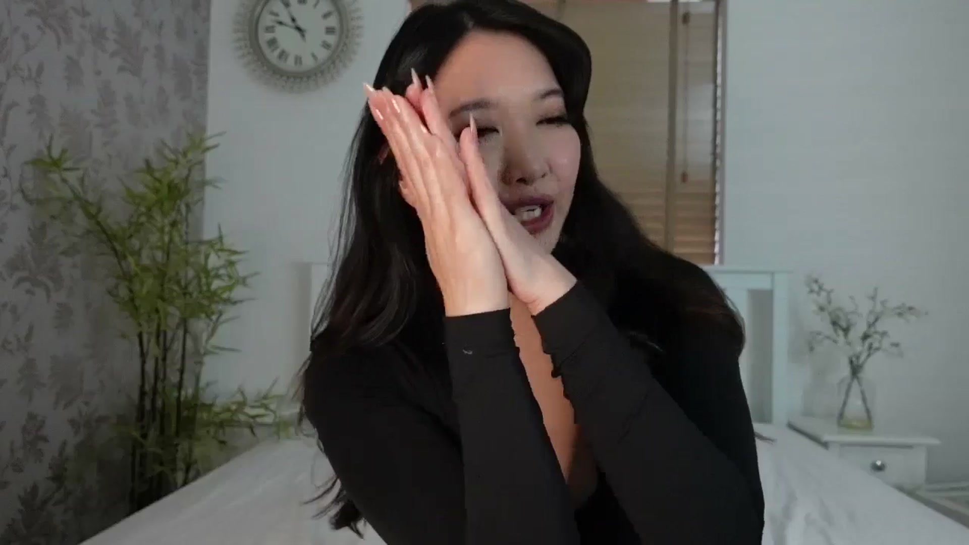 Gallery image thumbnail from Miss_ReinaT's myfreecams stream on, 04/15/2025, 16:52 image 19 of 20
