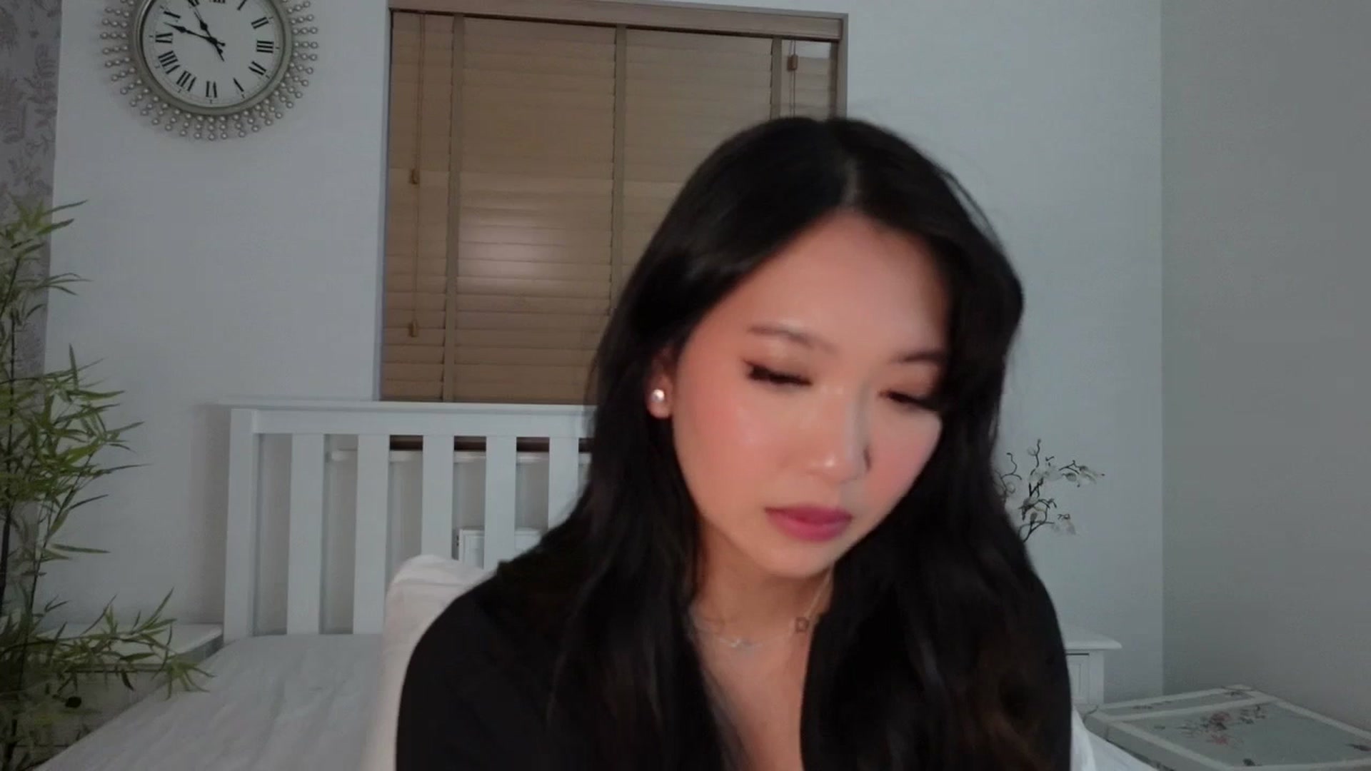 Gallery image thumbnail from Miss_ReinaT's myfreecams stream on, 04/15/2025, 18:57 image 2 of 20