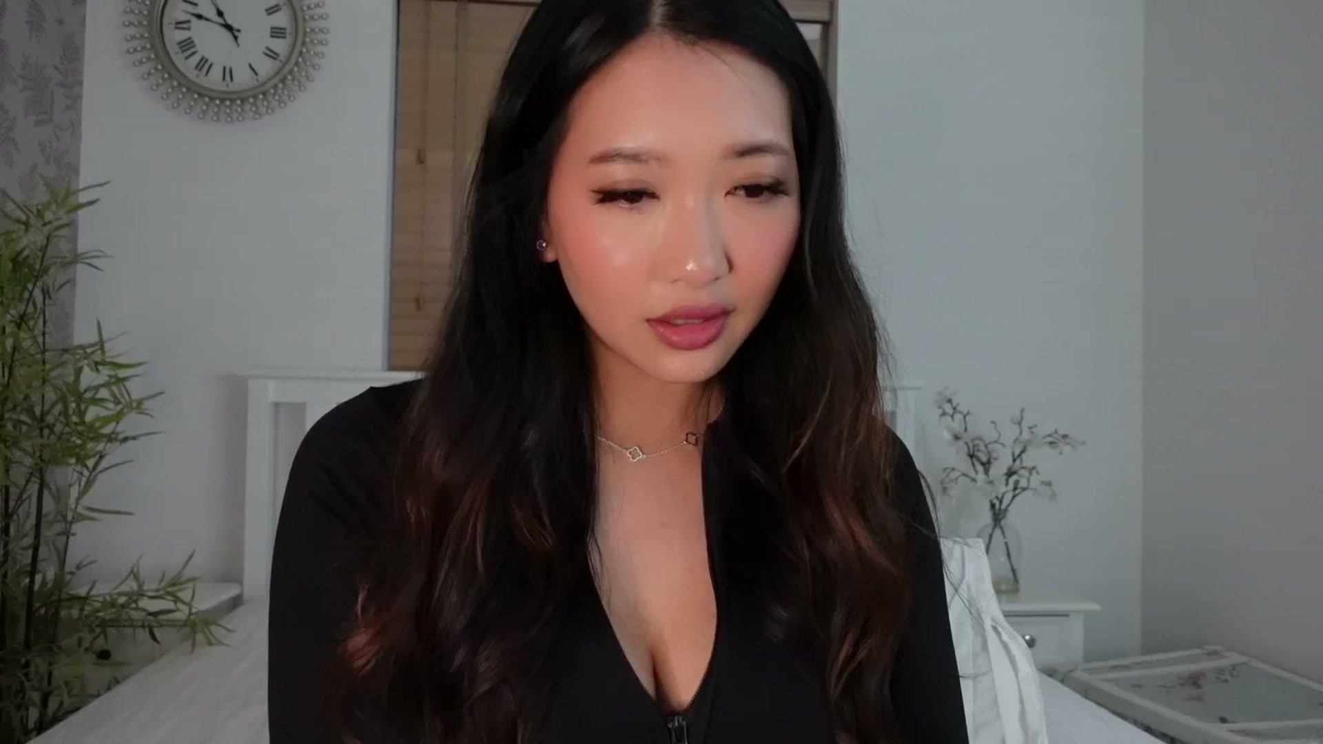 Gallery image thumbnail from Miss_ReinaT's myfreecams stream on, 04/15/2025, 18:57 image 19 of 20