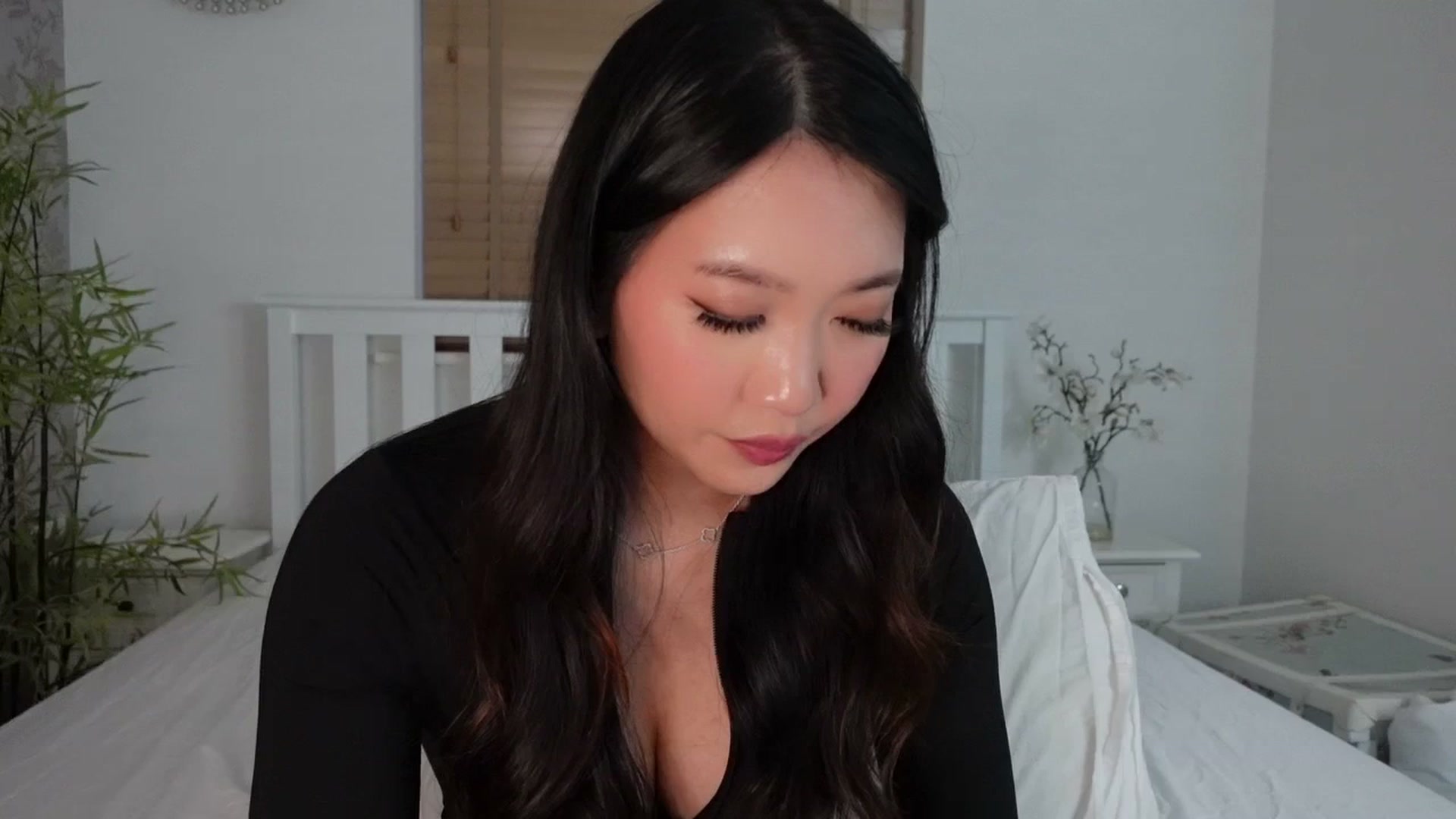Gallery image thumbnail from Miss_ReinaT's myfreecams stream on, 04/15/2025, 18:57 image 12 of 20