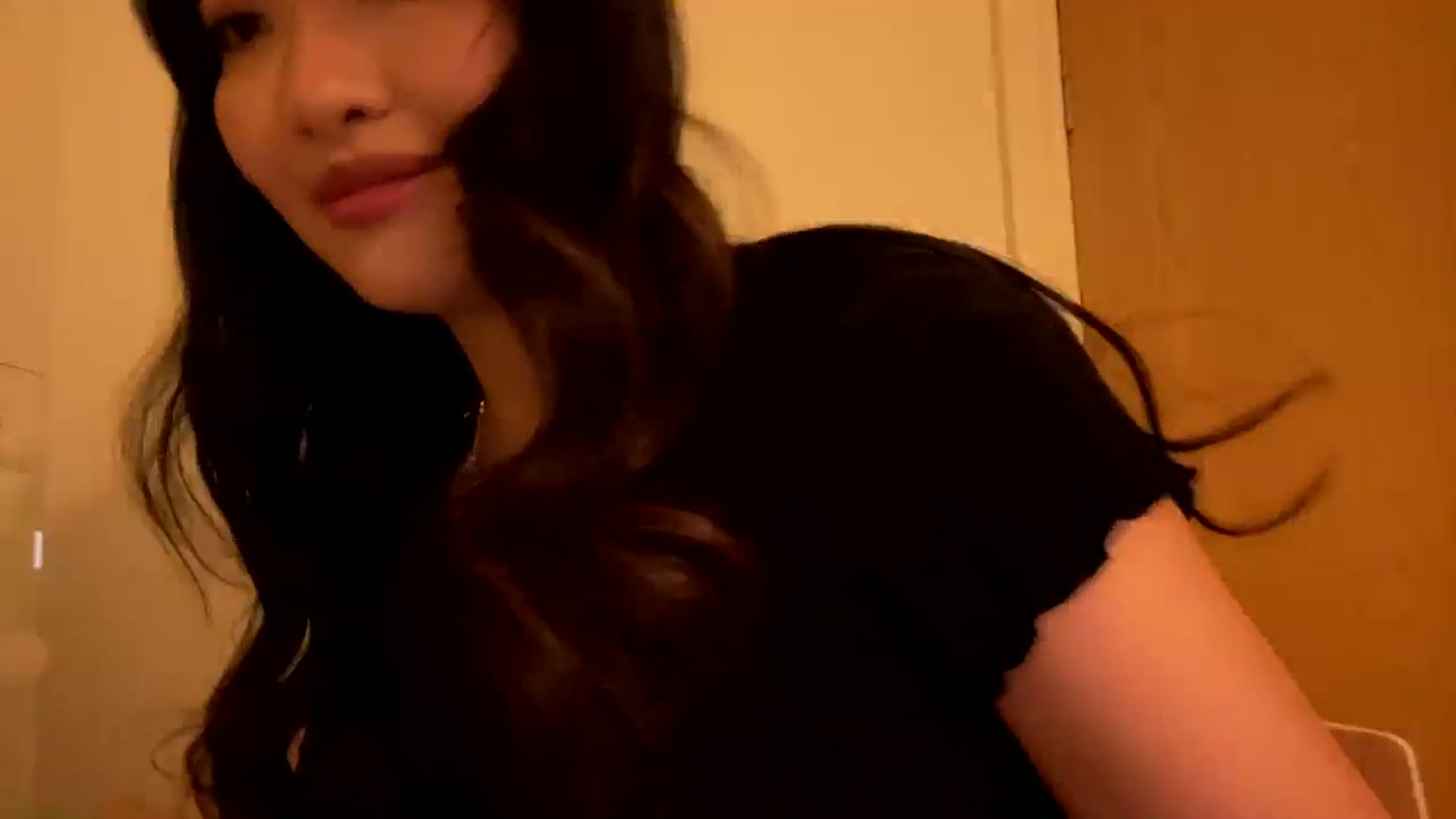 Gallery image thumbnail from Miss_ReinaT's myfreecams stream on, 04/16/2025, 21:05 image 4 of 20