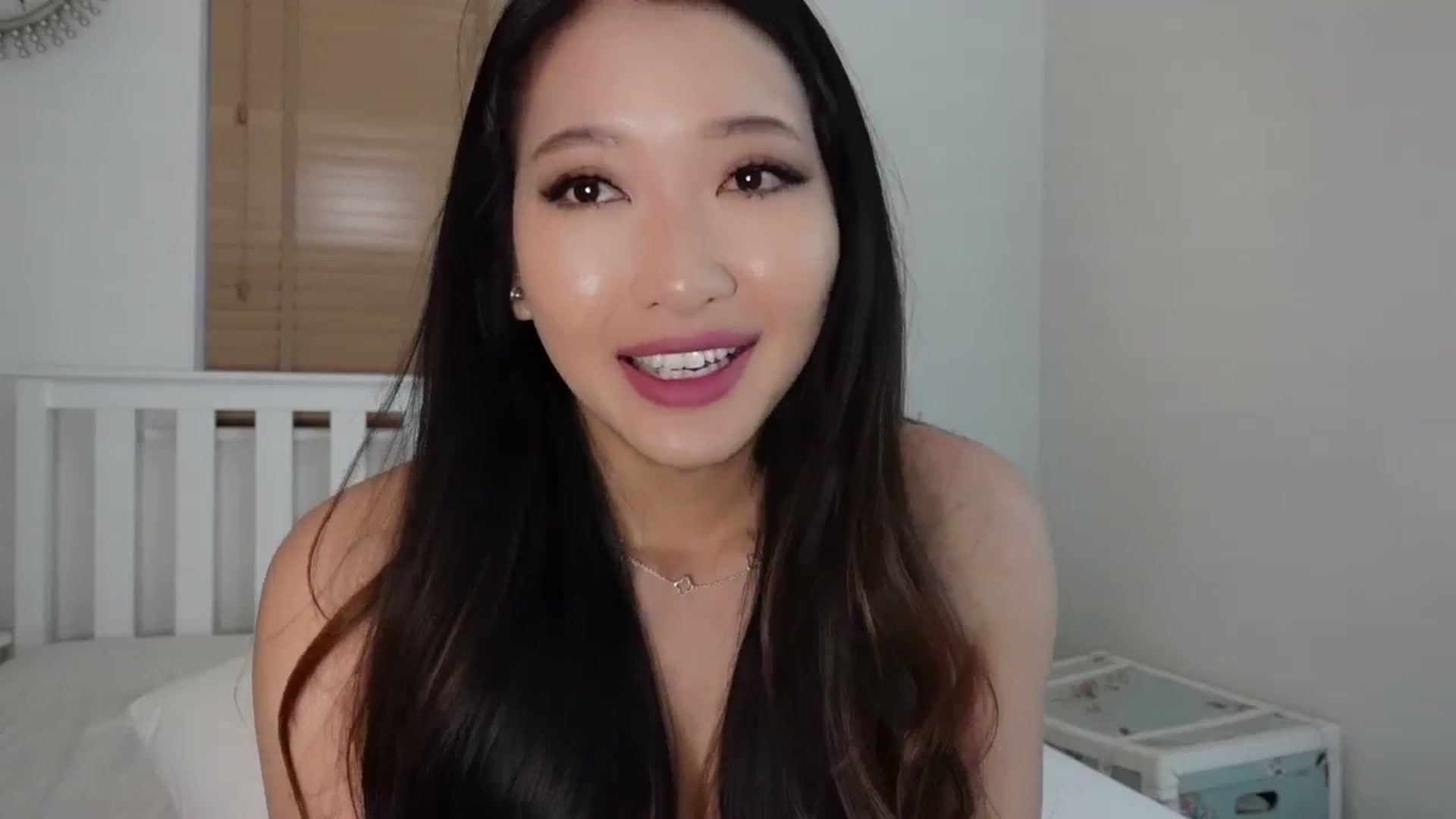 Gallery image thumbnail from Miss_ReinaT's myfreecams stream on, 04/18/2025, 19:20 image 4 of 20