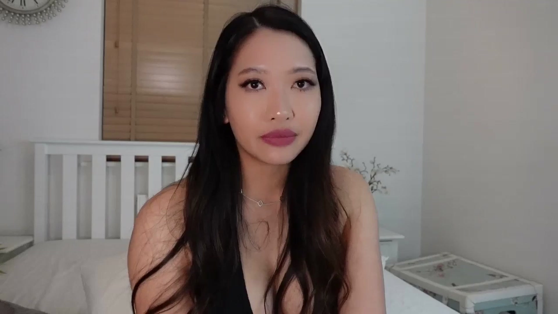 Gallery image thumbnail from Miss_ReinaT's myfreecams stream on, 04/18/2025, 20:19 image 17 of 20