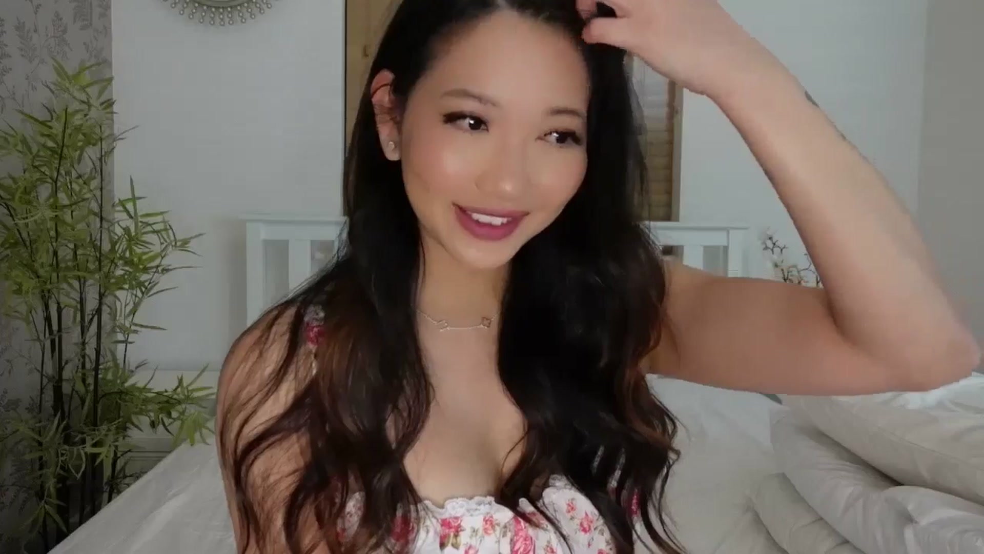 Gallery image thumbnail from Miss_ReinaT's myfreecams stream on, 04/19/2025, 20:26 image 2 of 20