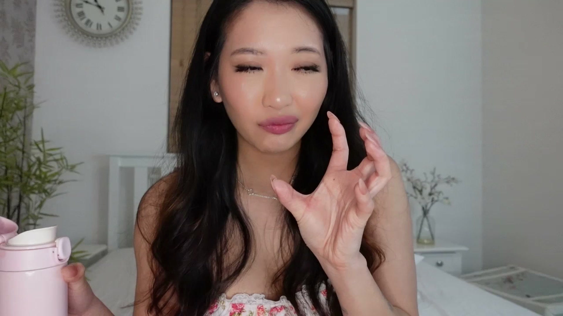 Gallery image thumbnail from Miss_ReinaT's myfreecams stream on, 04/19/2025, 21:25 image 18 of 20
