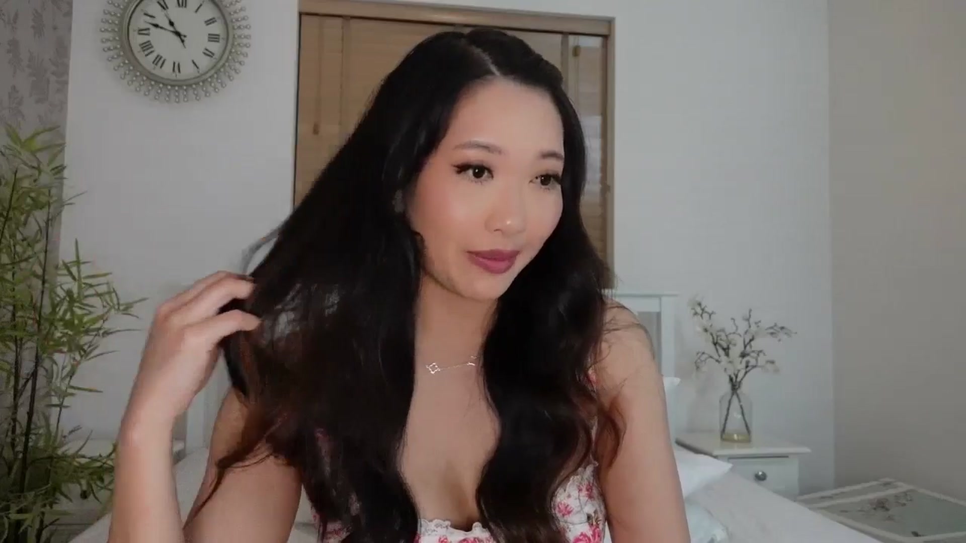 Gallery image thumbnail from Miss_ReinaT's myfreecams stream on, 04/19/2025, 21:25 image 2 of 20