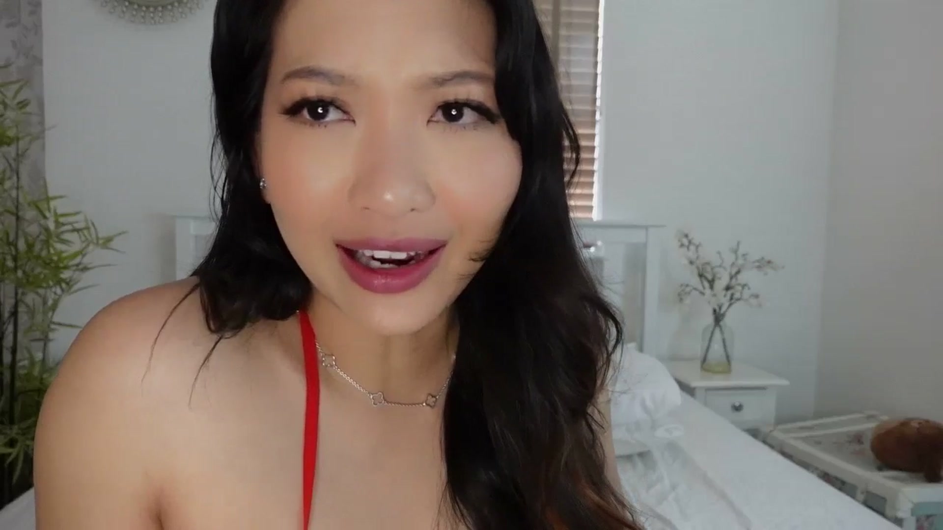 Gallery image thumbnail from Miss_ReinaT's myfreecams stream on, 04/22/2025, 12:20 image 11 of 20