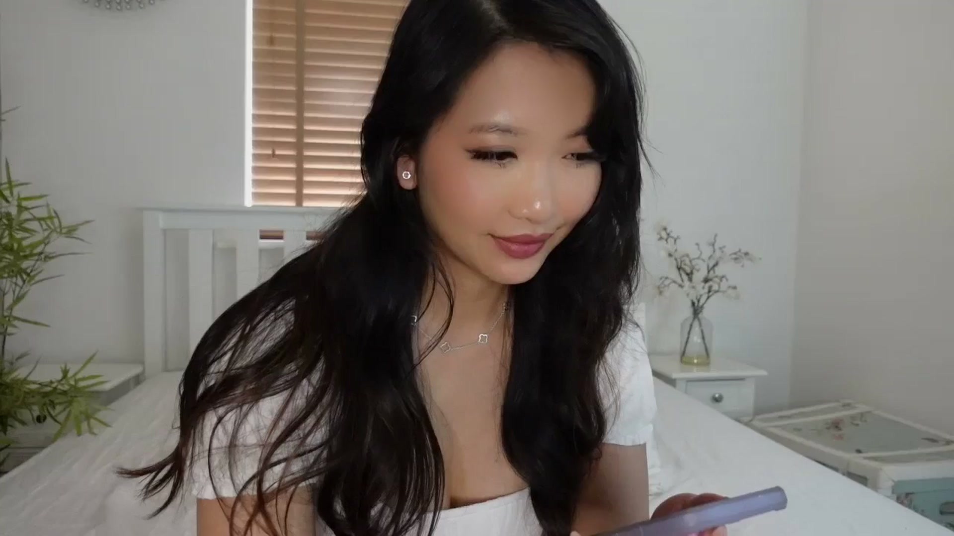 Gallery image thumbnail from Miss_ReinaT's myfreecams stream on, 04/23/2025, 12:47 image 17 of 20