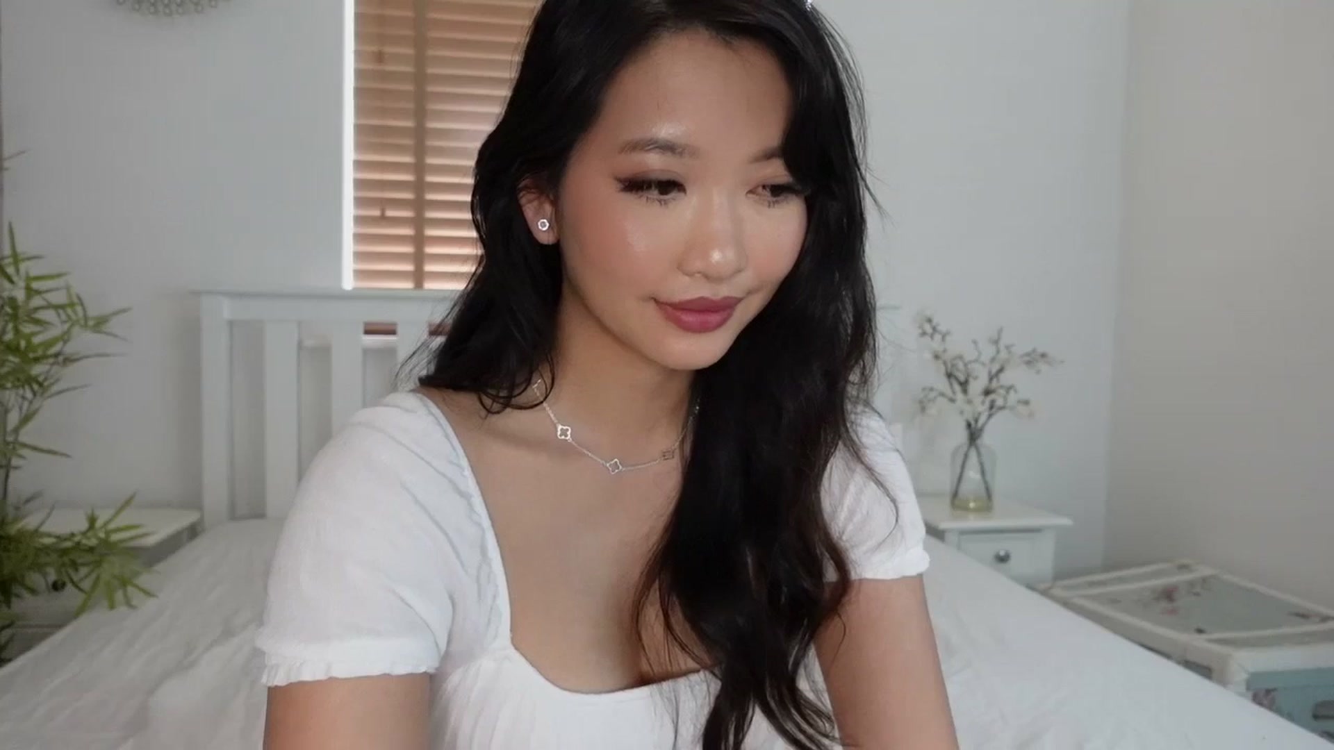 Gallery image thumbnail from Miss_ReinaT's myfreecams stream on, 04/23/2025, 12:47 image 14 of 20