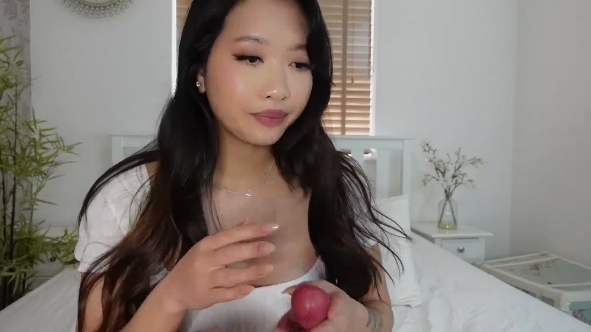 Gallery image thumbnail from Miss_ReinaT's myfreecams stream on, 04/23/2025, 13:11 image 20 of 20
