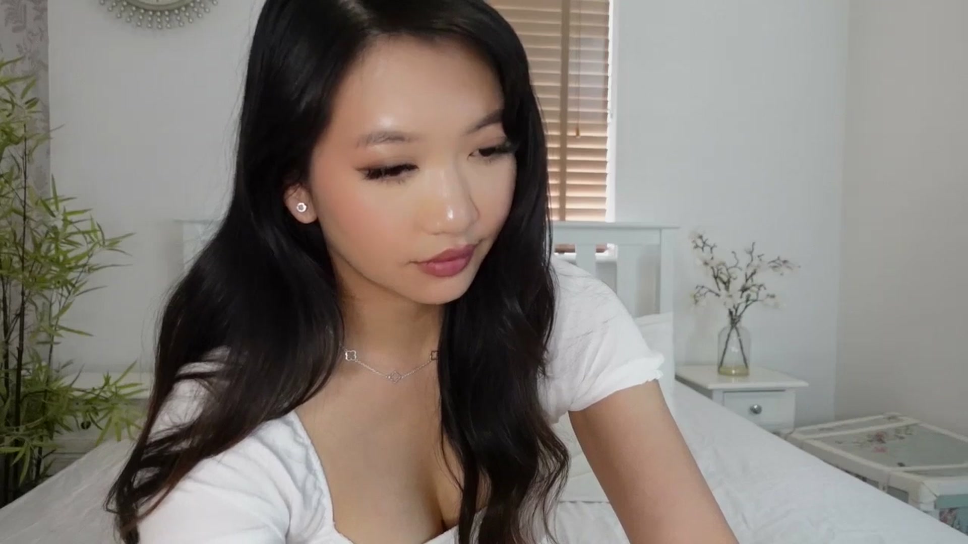 Gallery image thumbnail from Miss_ReinaT's myfreecams stream on, 04/23/2025, 13:11 image 7 of 20