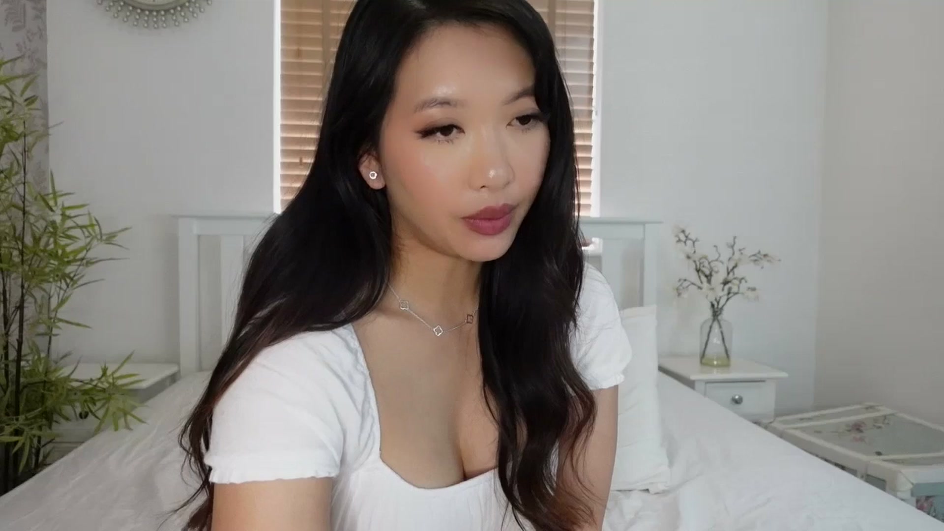 Gallery image thumbnail from Miss_ReinaT's myfreecams stream on, 04/23/2025, 13:11 image 6 of 20