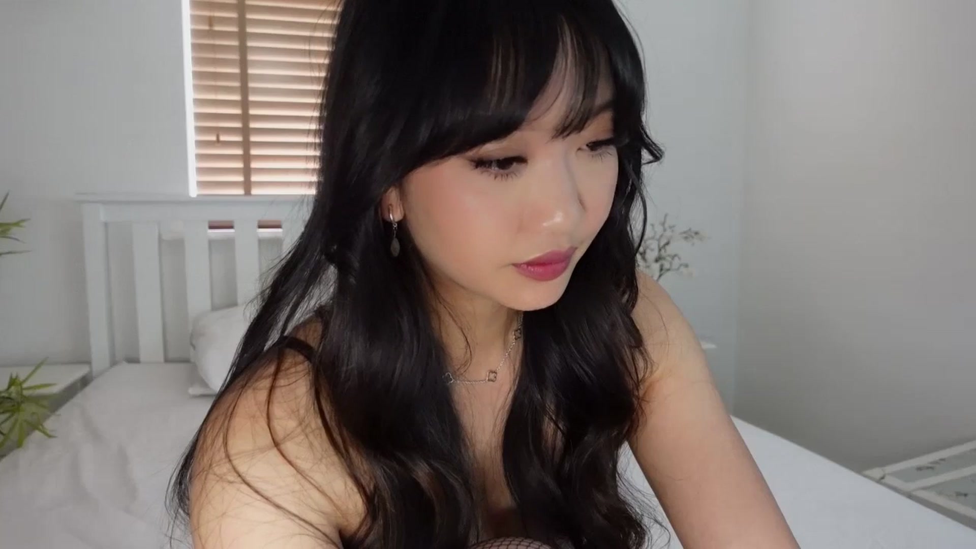 Gallery image thumbnail from Miss_ReinaT's myfreecams stream on, 05/08/2025, 12:18 image 5 of 20