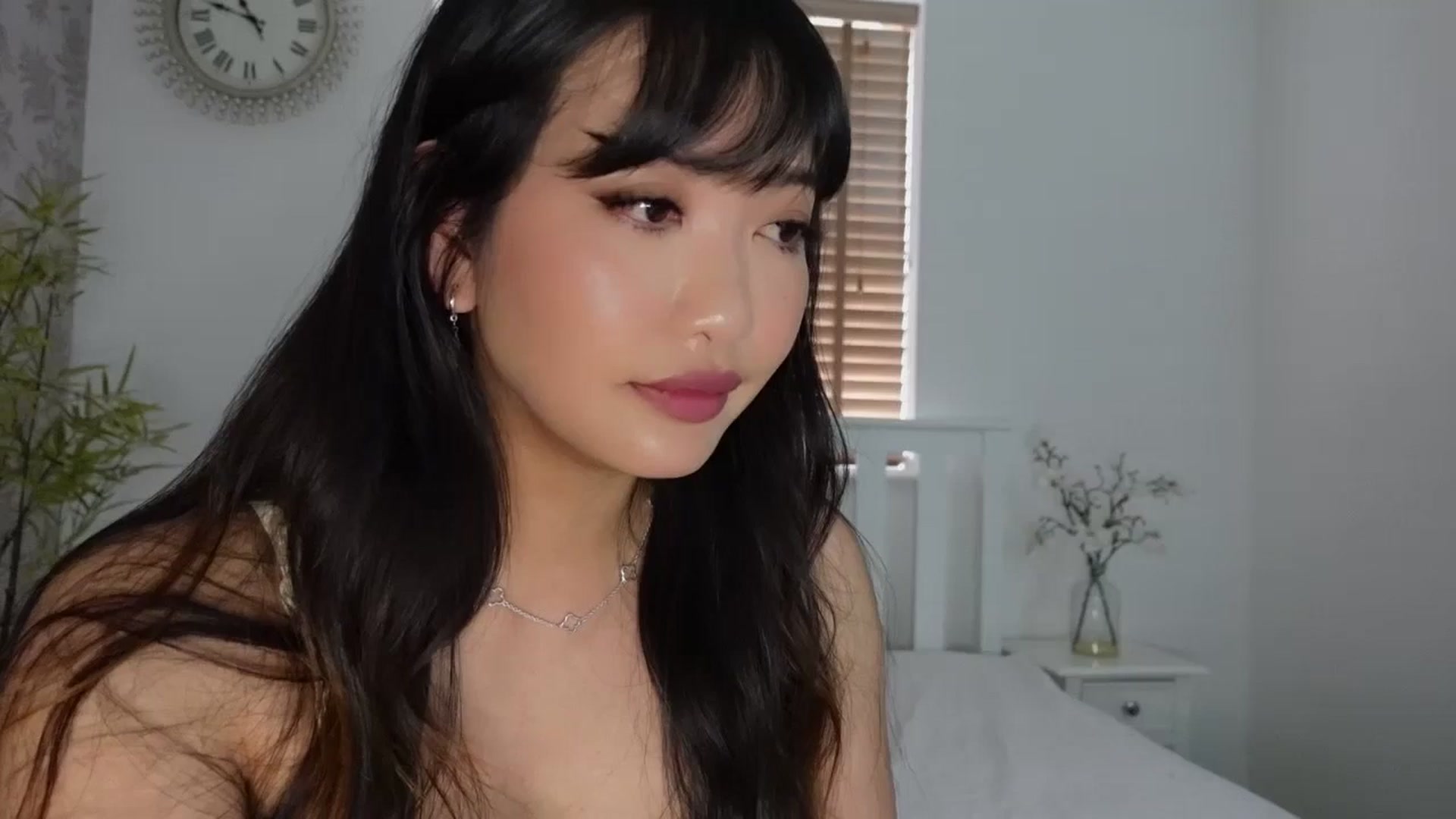 Gallery image thumbnail from Miss_ReinaT's myfreecams stream on, 05/12/2025, 11:30 image 18 of 20