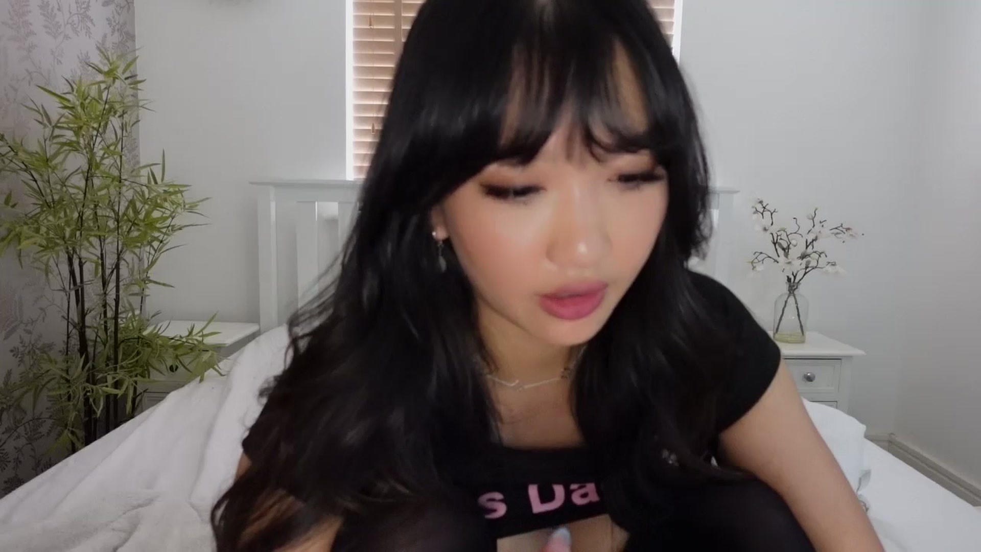 Gallery image thumbnail from Miss_ReinaT's myfreecams stream on, 05/13/2025, 13:20 image 14 of 20