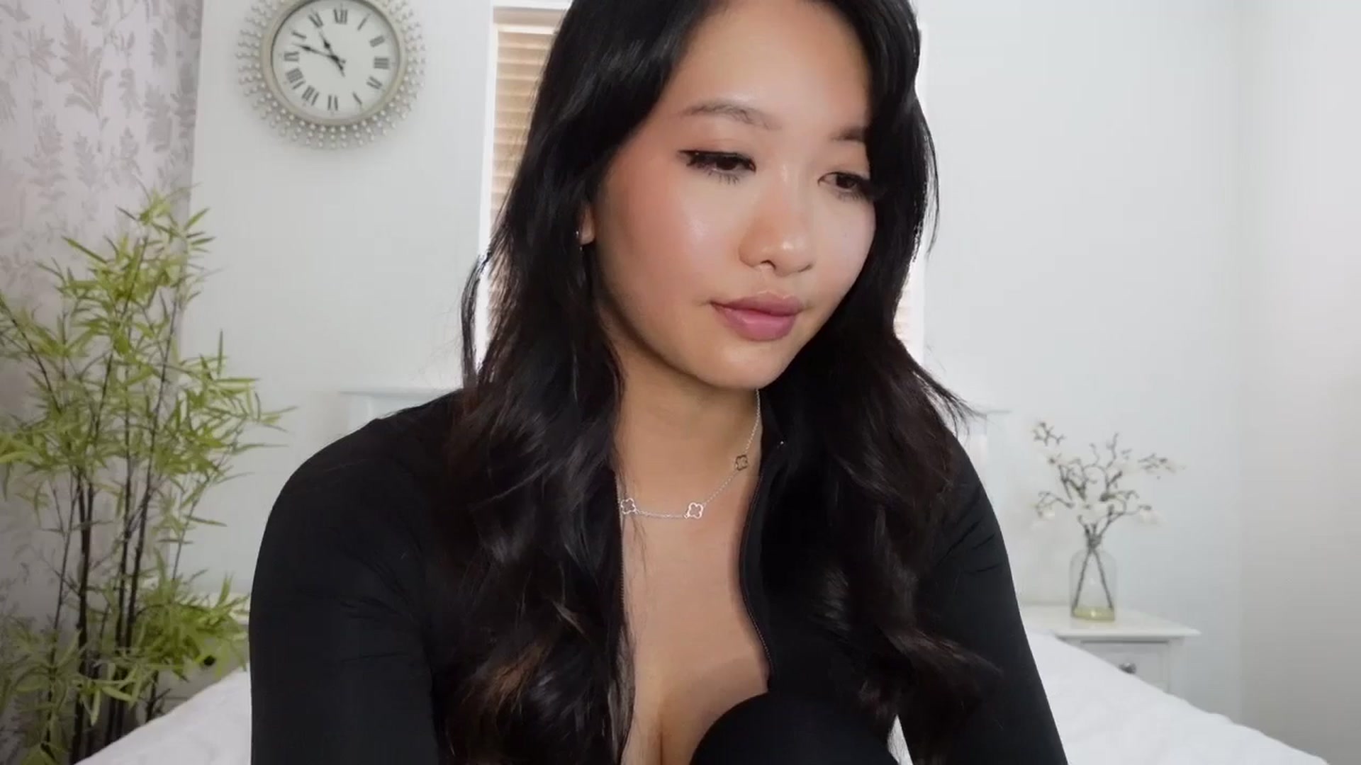 Gallery image thumbnail from Miss_ReinaT's myfreecams stream on, 05/16/2025, 13:23 image 7 of 20