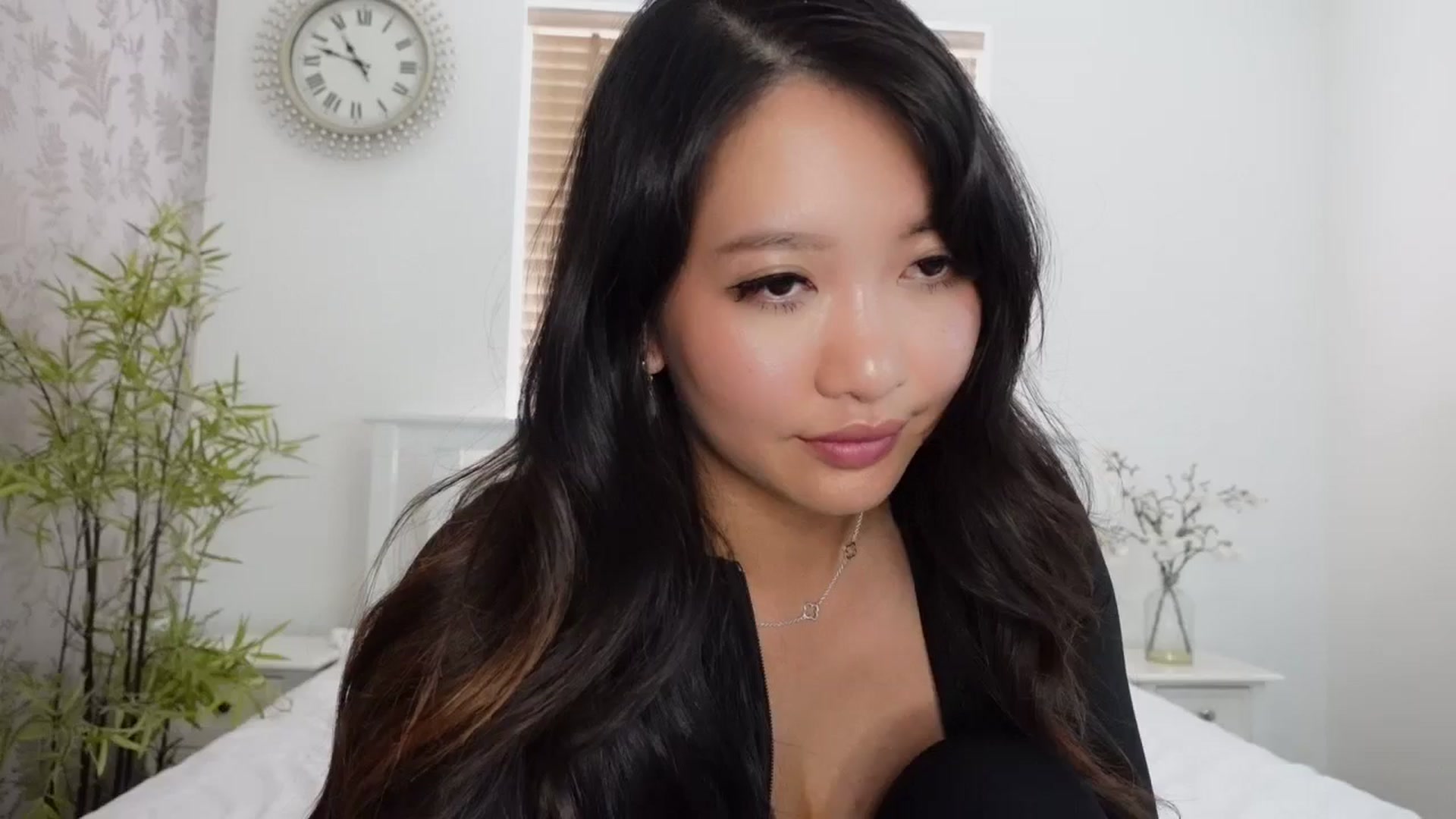 Gallery image thumbnail from Miss_ReinaT's myfreecams stream on, 05/16/2025, 13:23 image 10 of 20