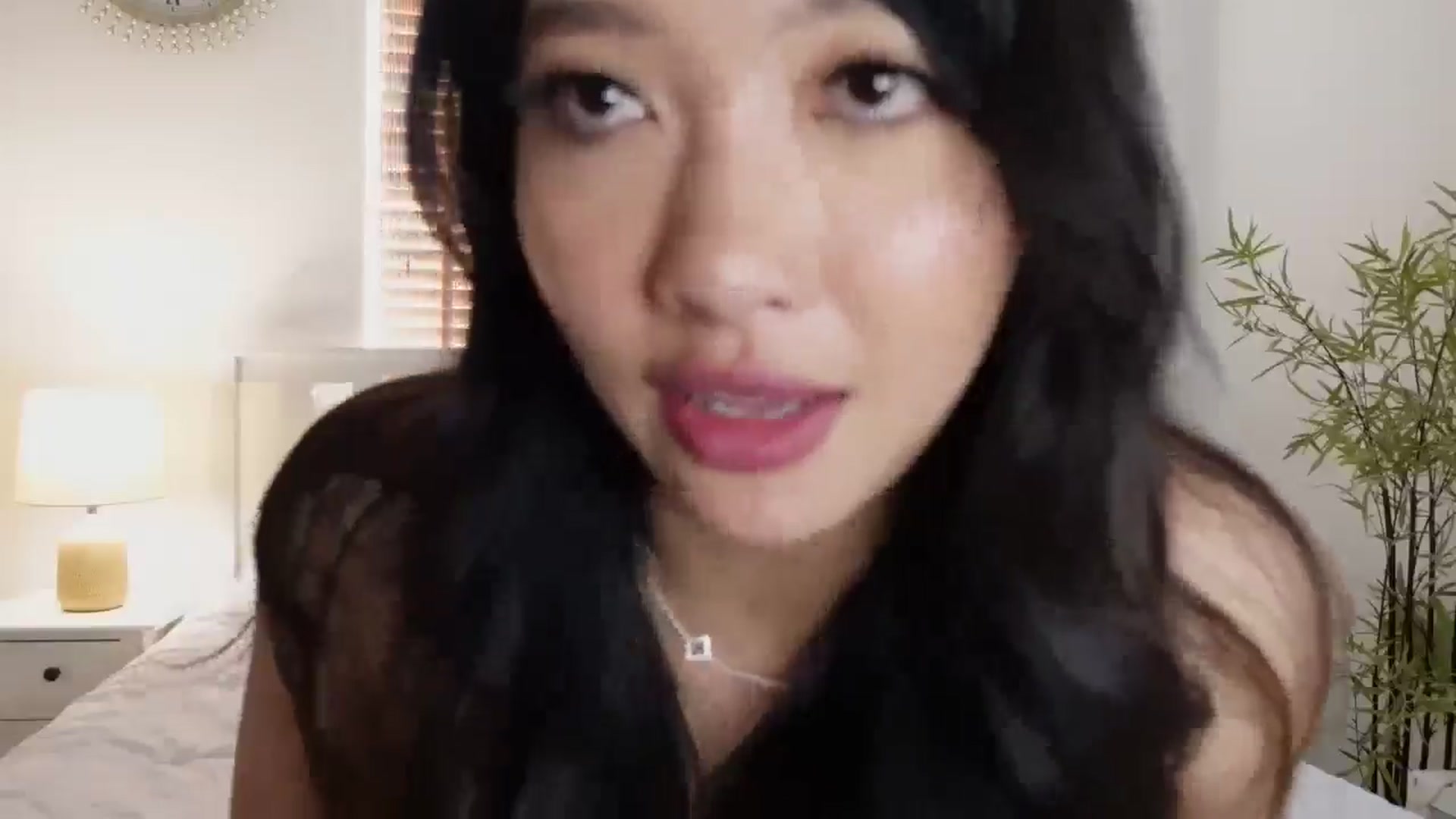 Gallery image thumbnail from Miss_ReinaT's myfreecams stream on, 05/21/2025, 19:03 image 11 of 20