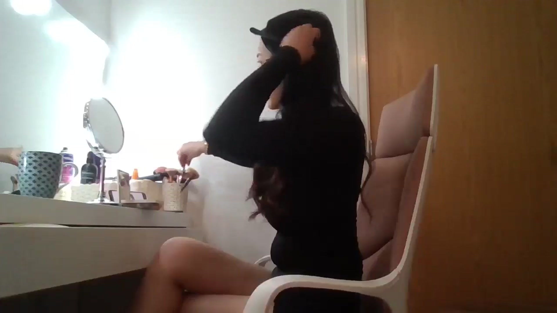 Gallery image thumbnail from Miss_ReinaT's myfreecams stream on, 05/28/2025, 11:26 image 12 of 20
