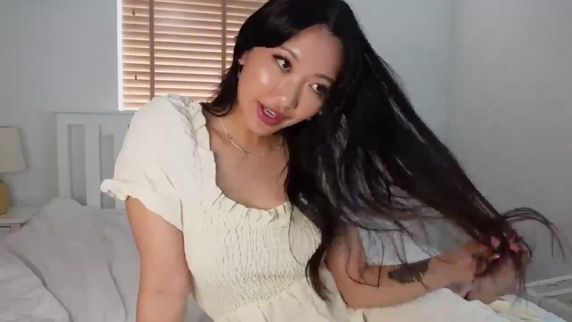 Gallery image thumbnail from Miss_ReinaT's myfreecams stream on, 05/30/2025, 18:04 image 18 of 20